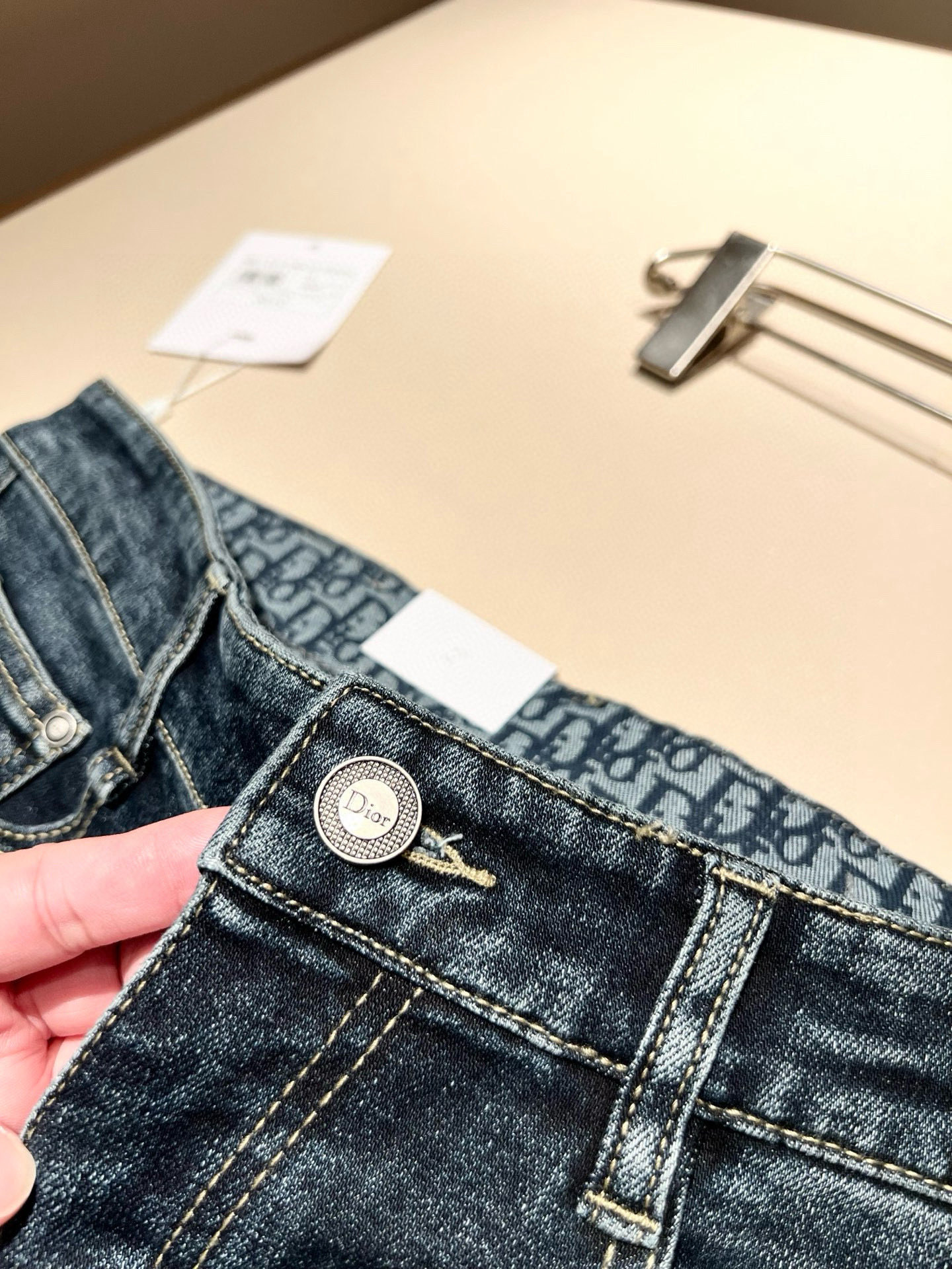 【⚠️🌾退换】Dio*r 迪家 2025秋冬男士水洗小直筒牛仔裤！贸易公司渠道牛货，品相超赞，时尚圈万能