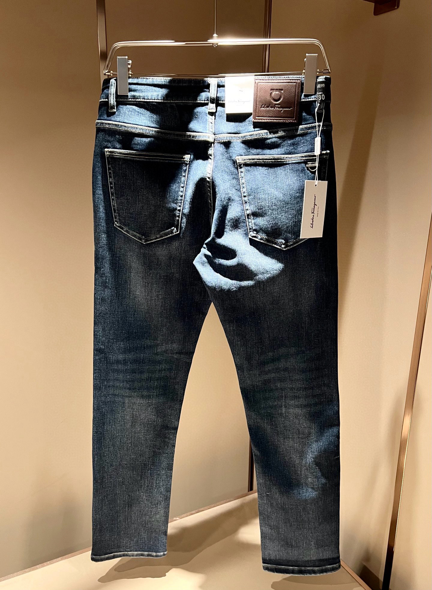 【⚠️🌾退换】Ferraga*mo菲拉*慕2025秋冬新款男款休闲小直筒牛仔裤 原单品质，原单品质高端时