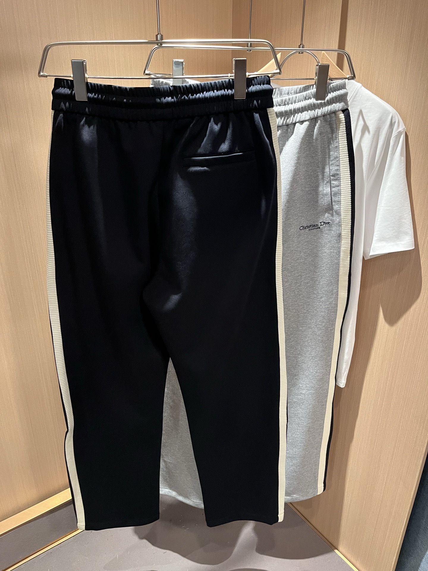 【⚠️🌾退货】Dio*迪*奥 2025秋冬新款男女同款👫休闲抽绳织带休闲裤，男女同款！裤腿logo图案刺