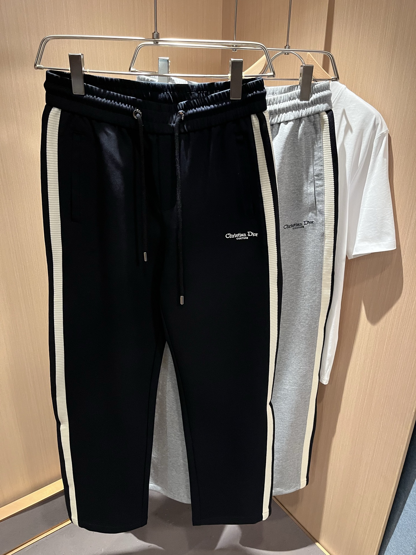 【⚠️🌾退货】Dio*迪*奥 2025秋冬新款男女同款👫休闲抽绳织带休闲裤，男女同款！裤腿logo图案刺