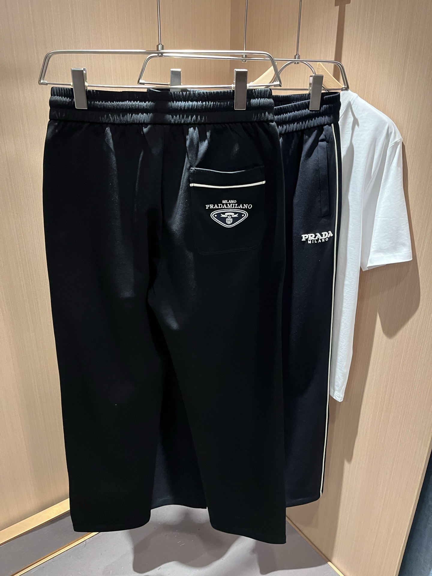 【⚠️🌾退货】PRA*DA普*达 2025秋冬新款男士休闲裤，高端品质之选……一款休闲裤兼备的百搭裤装，