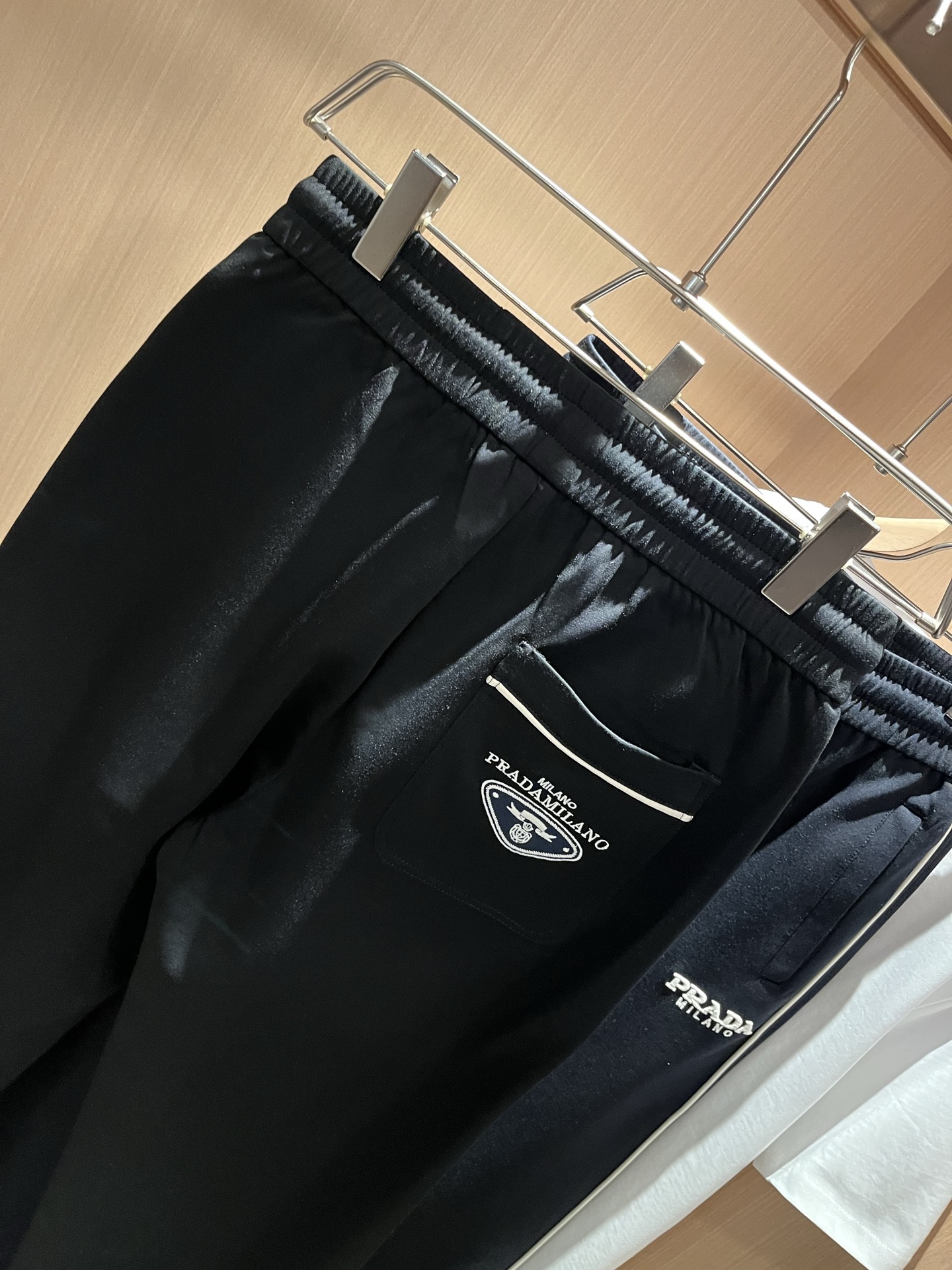 【⚠️🌾退货】PRA*DA普*达 2025秋冬新款男士休闲裤，高端品质之选……一款休闲裤兼备的百搭裤装，