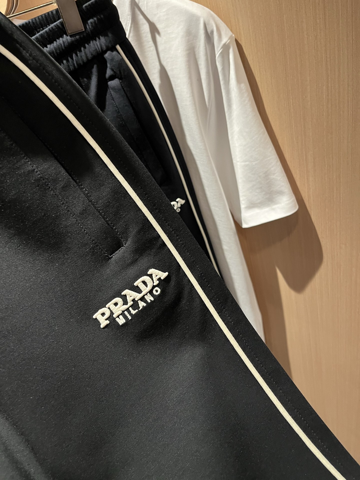 【⚠️🌾退货】PRA*DA普*达 2025秋冬新款男士休闲裤，高端品质之选……一款休闲裤兼备的百搭裤装，