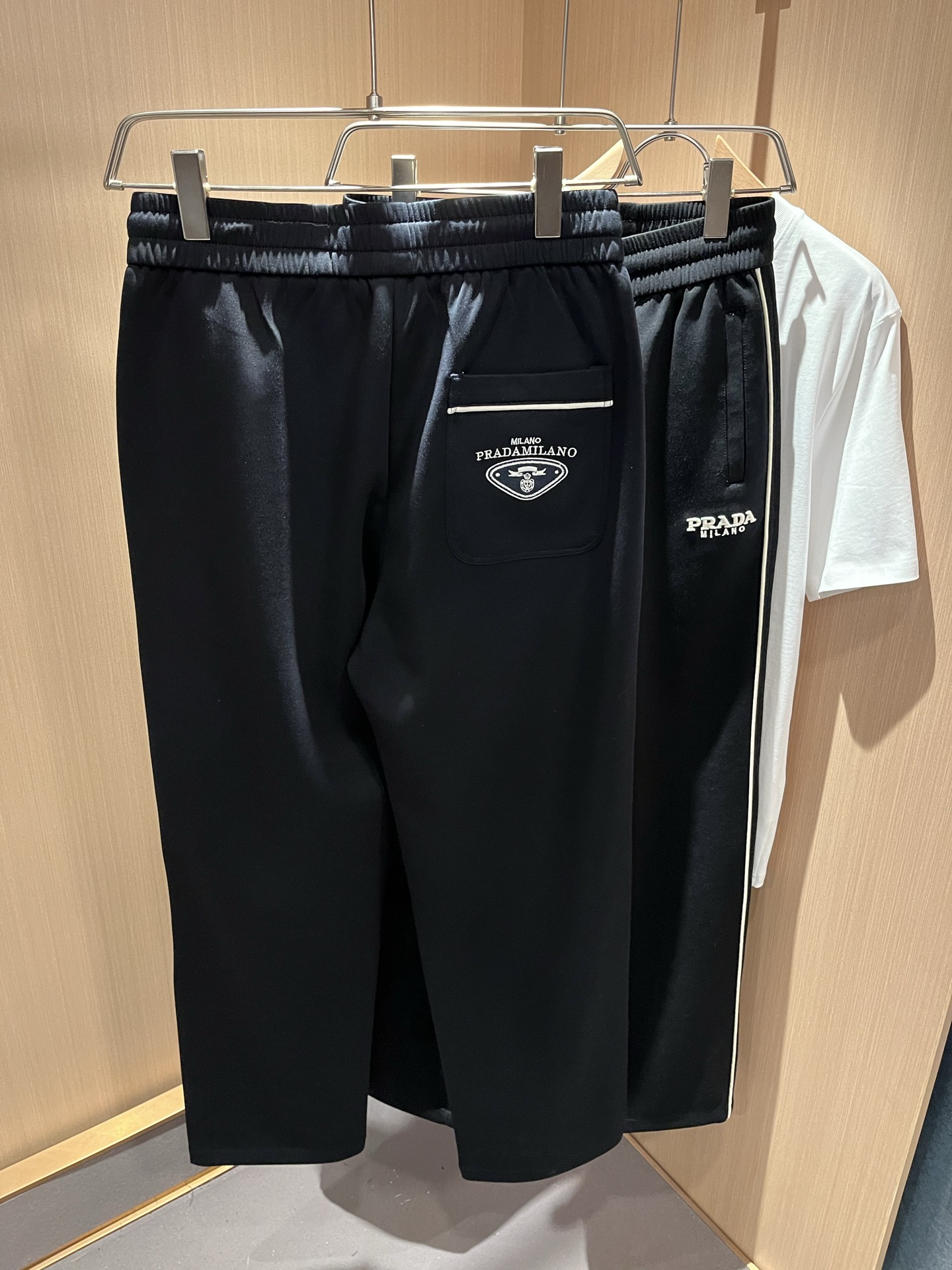 【⚠️🌾退货】PRA*DA普*达 2025秋冬新款男士休闲裤，高端品质之选……一款休闲裤兼备的百搭裤装，