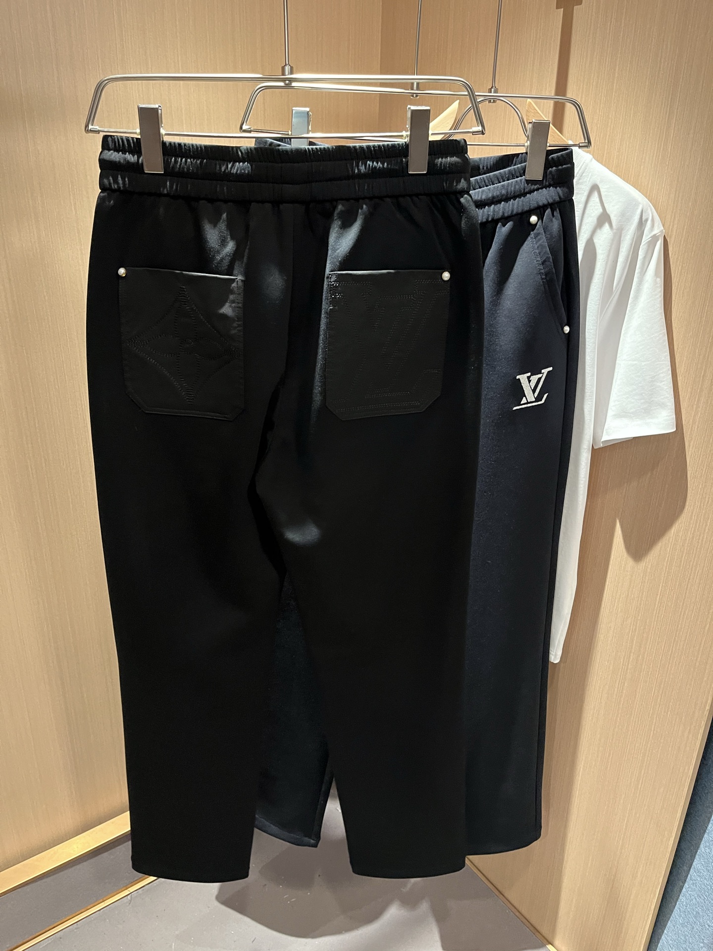 【⚠️🌾退货】Louls**Vultt*n路易*登 2025秋冬新款松紧腰休闲裤 ！前后标识logo图案