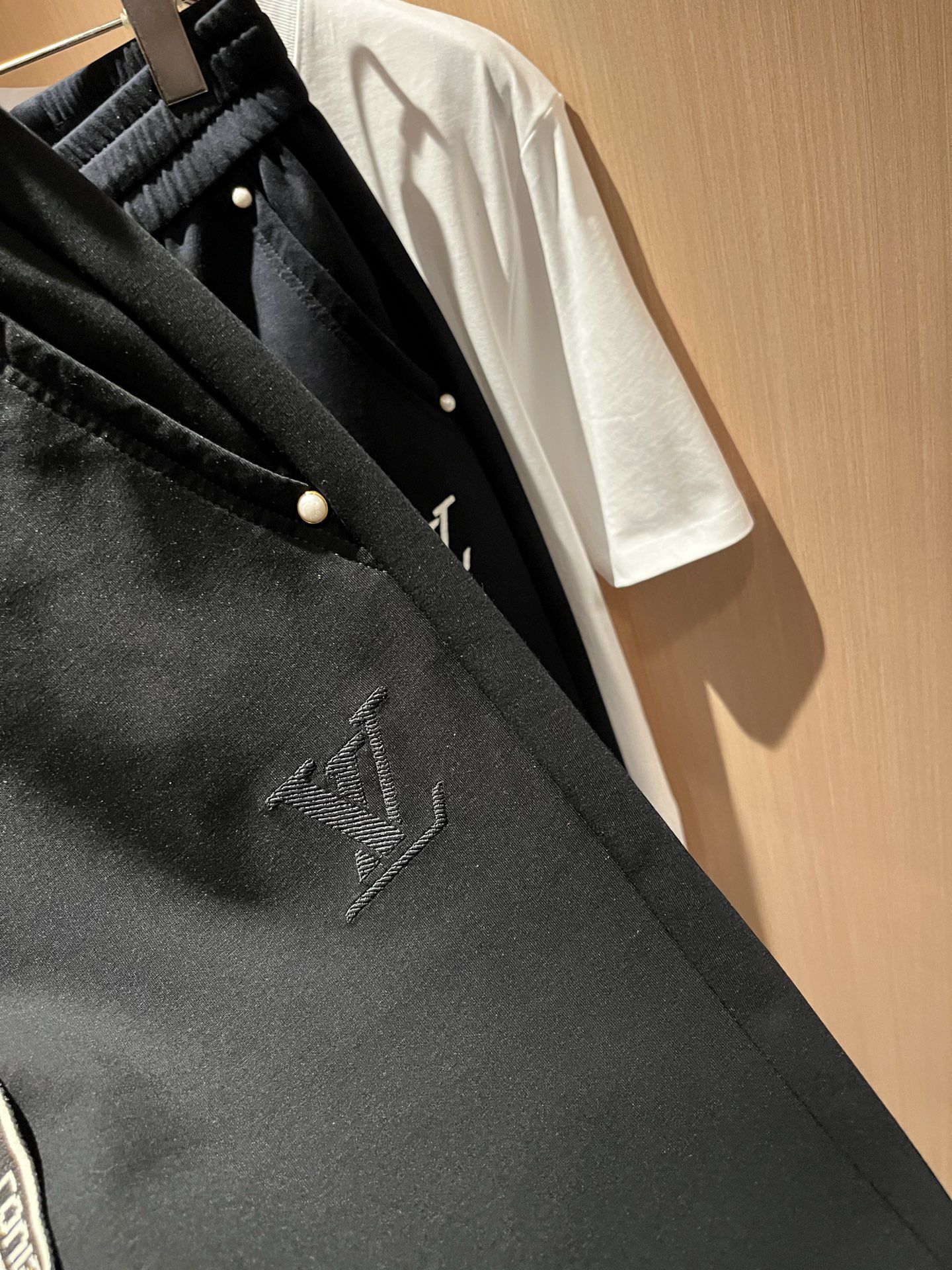 【⚠️🌾退货】Louls**Vultt*n路易*登 2025秋冬新款松紧腰休闲裤 ！前后标识logo图案