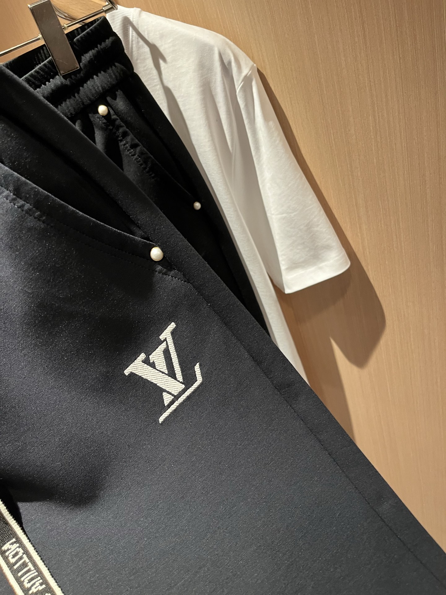 【⚠️🌾退货】Louls**Vultt*n路易*登 2025秋冬新款松紧腰休闲裤 ！前后标识logo图案