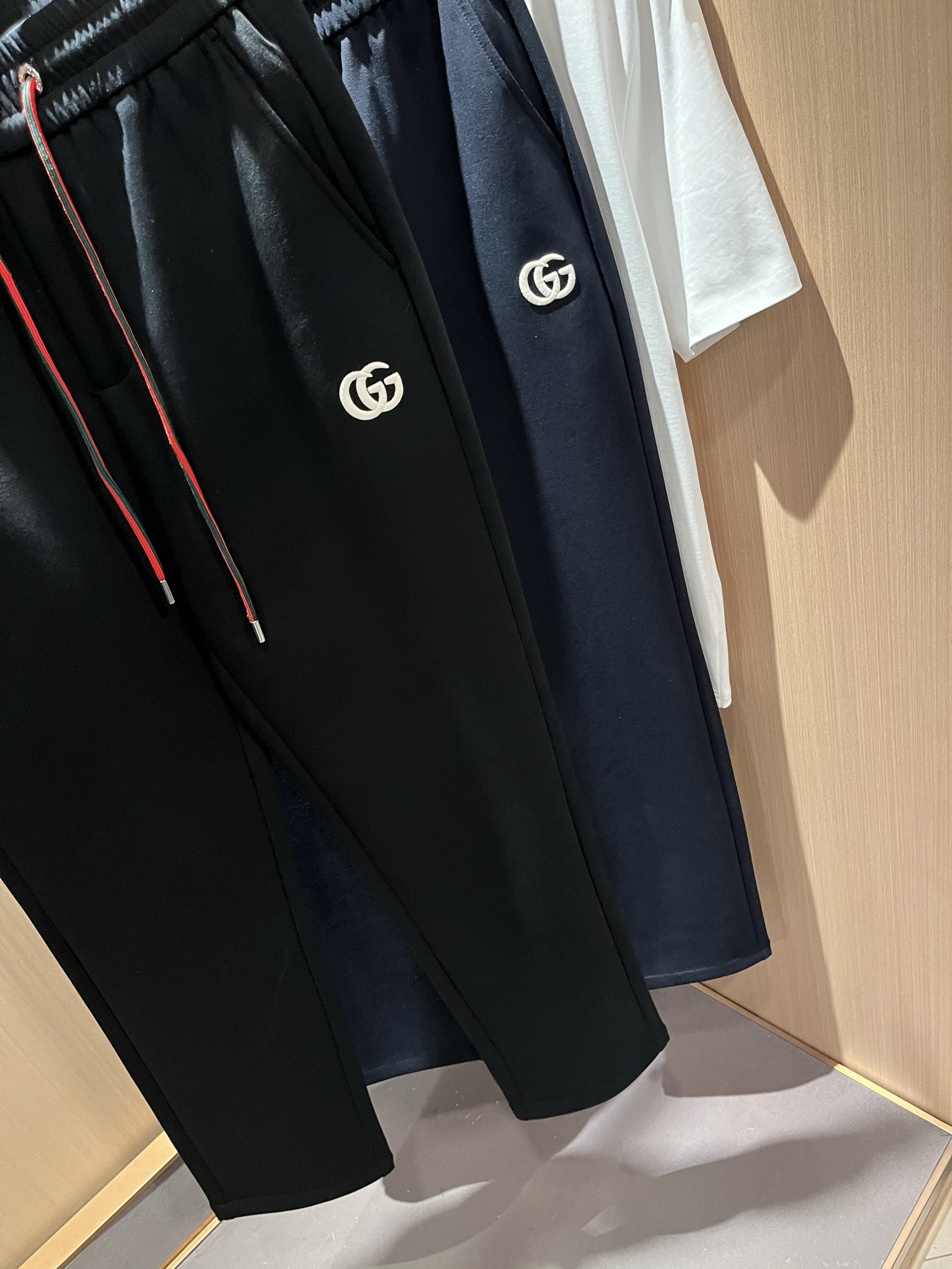 【⚠️🌾退换】GUC*I古家2025秋冬百搭休闲裤，作为高奢潮牌G家经典款式，此款的风格可以说是完美无缺