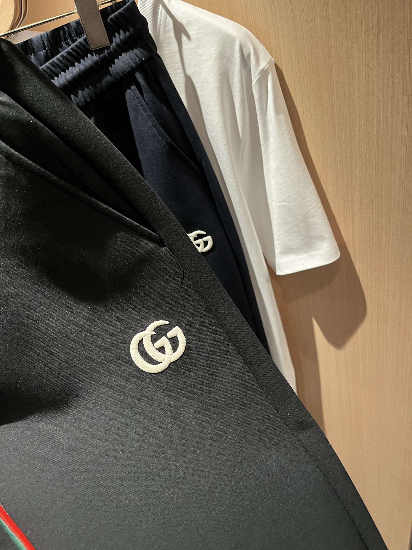 【⚠️🌾退换】GUC*I古家2025秋冬百搭休闲裤，作为高奢潮牌G家经典款式，此款的风格可以说是完美无缺