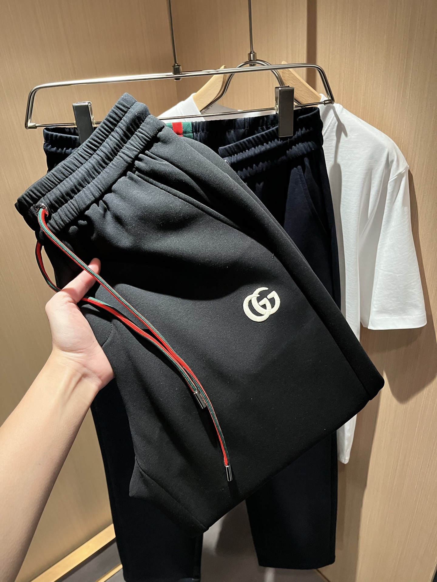 【⚠️🌾退换】GUC*I古家2025秋冬百搭休闲裤，作为高奢潮牌G家经典款式，此款的风格可以说是完美无缺