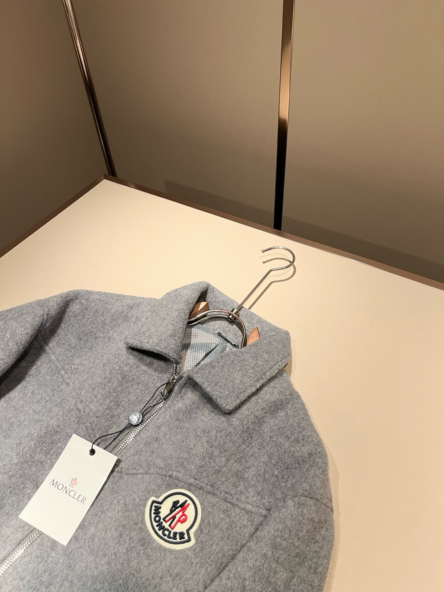 【⚠️🌾退换】Monc*ler蒙*口 2025秋冬经典羊毛呢外套，都市时尚休闲款！面料超软面料帅酷爆款夹