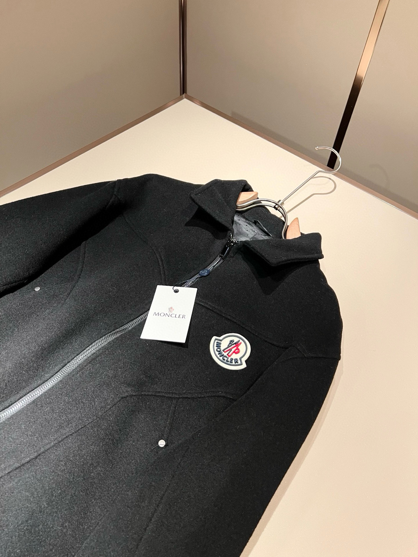 【⚠️🌾退换】Monc*ler蒙*口 2025秋冬经典羊毛呢外套，都市时尚休闲款！面料超软面料帅酷爆款夹