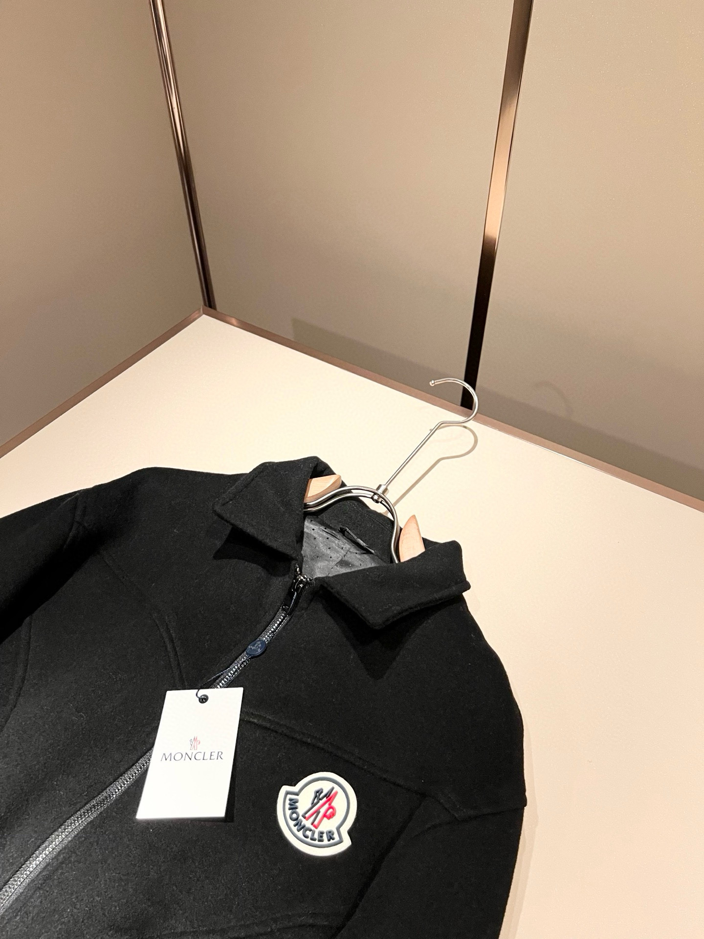 【⚠️🌾退换】Monc*ler蒙*口 2025秋冬经典羊毛呢外套，都市时尚休闲款！面料超软面料帅酷爆款夹