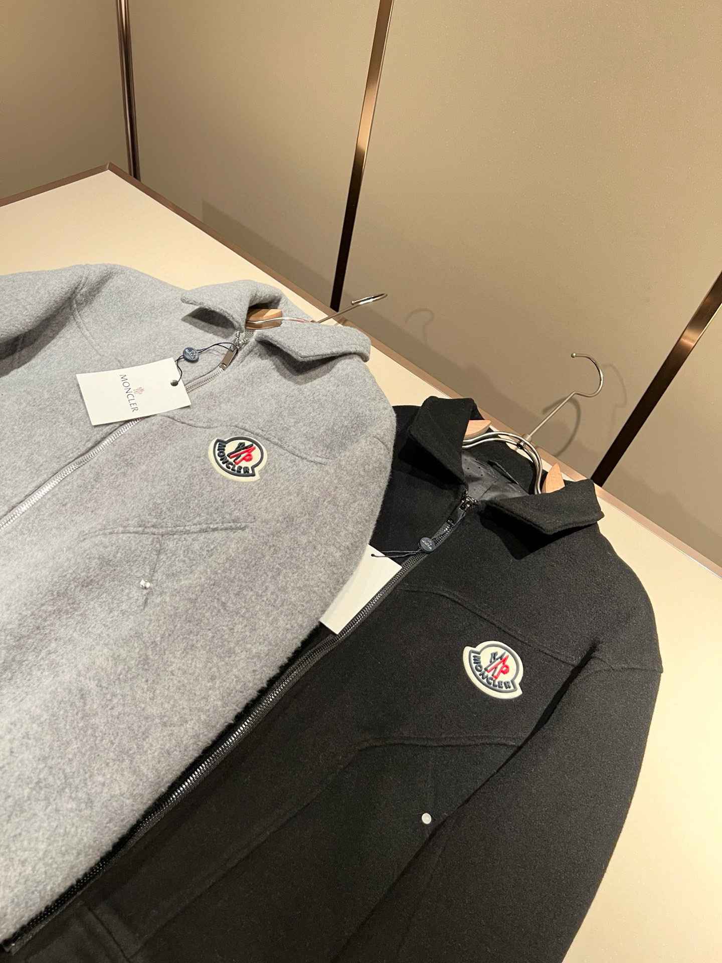 【⚠️🌾退换】Monc*ler蒙*口 2025秋冬经典羊毛呢外套，都市时尚休闲款！面料超软面料帅酷爆款夹