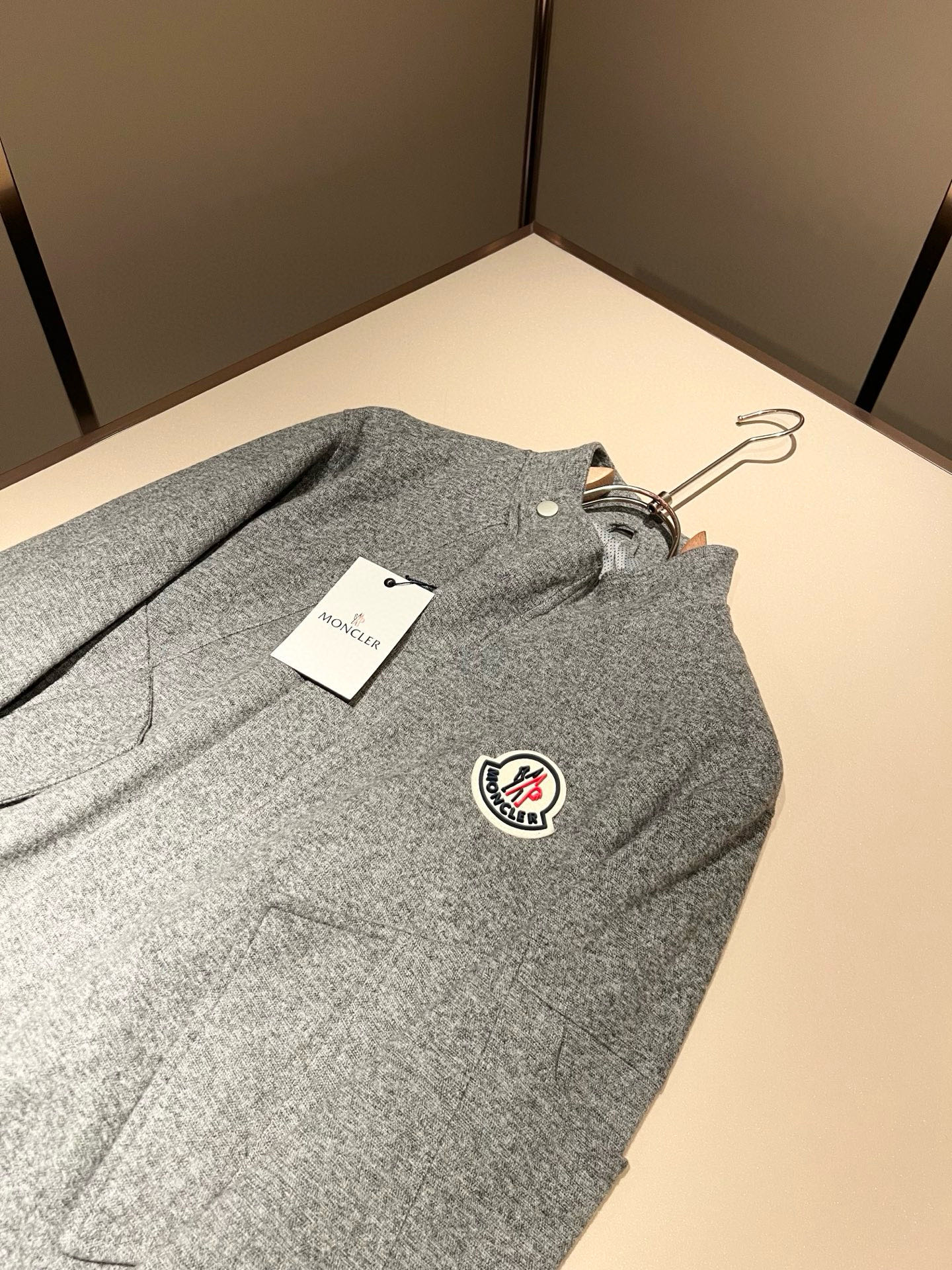 【⚠️🌾退换】Monc*ler蒙*口 2025秋冬经典羊毛呢外套，都市时尚休闲款！面料超软面料帅酷爆款夹