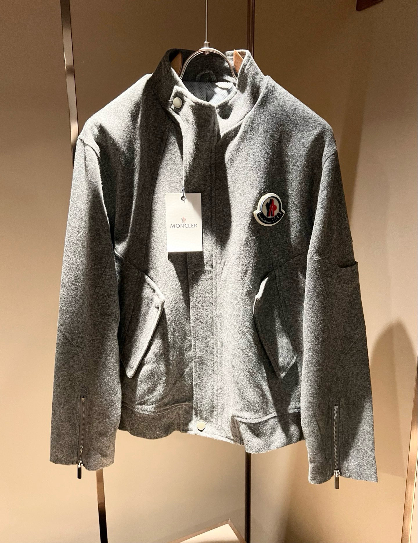 【⚠️🌾退换】Monc*ler蒙*口 2025秋冬经典羊毛呢外套，都市时尚休闲款！面料超软面料帅酷爆款夹