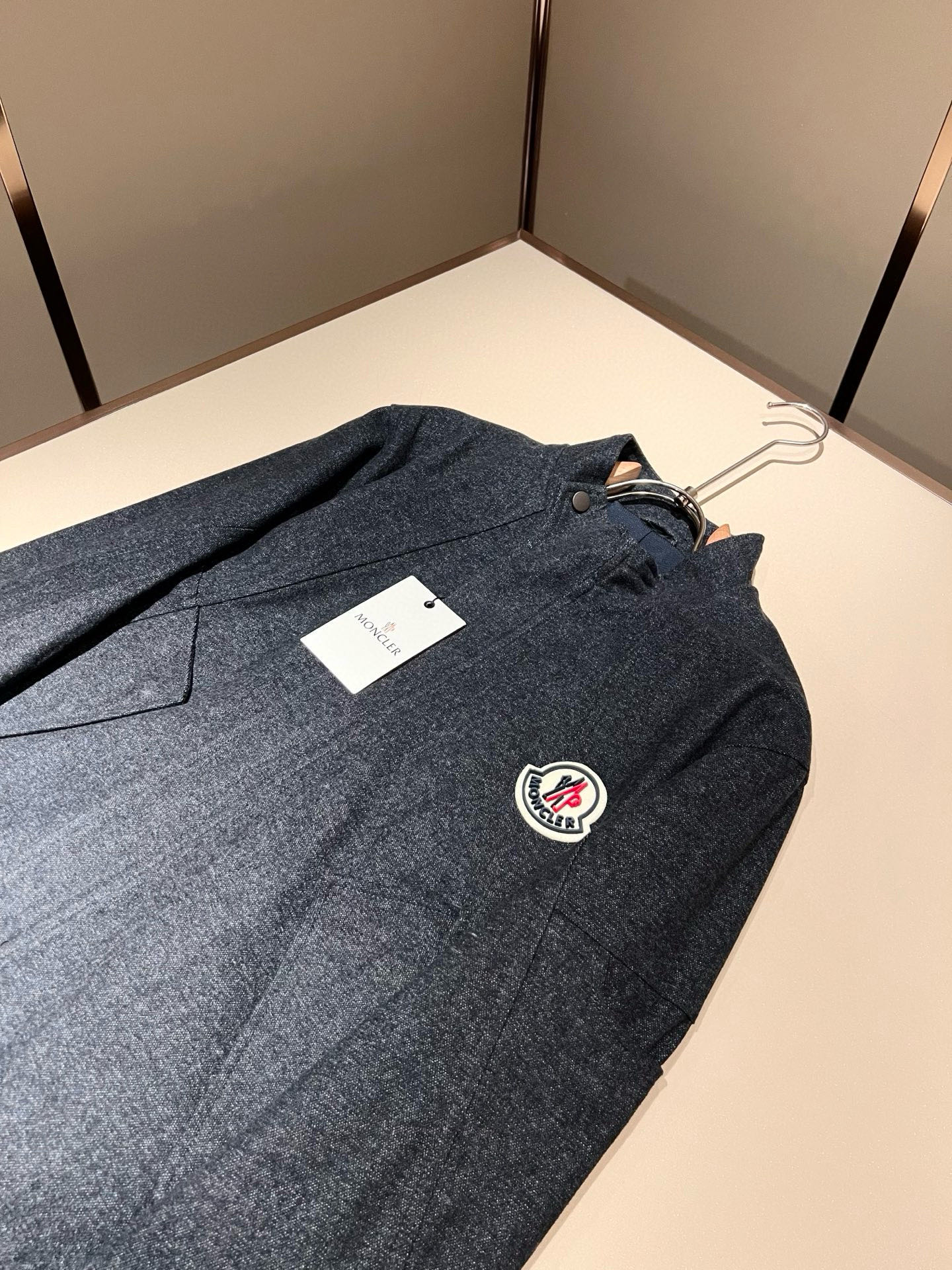 【⚠️🌾退换】Monc*ler蒙*口 2025秋冬经典羊毛呢外套，都市时尚休闲款！面料超软面料帅酷爆款夹