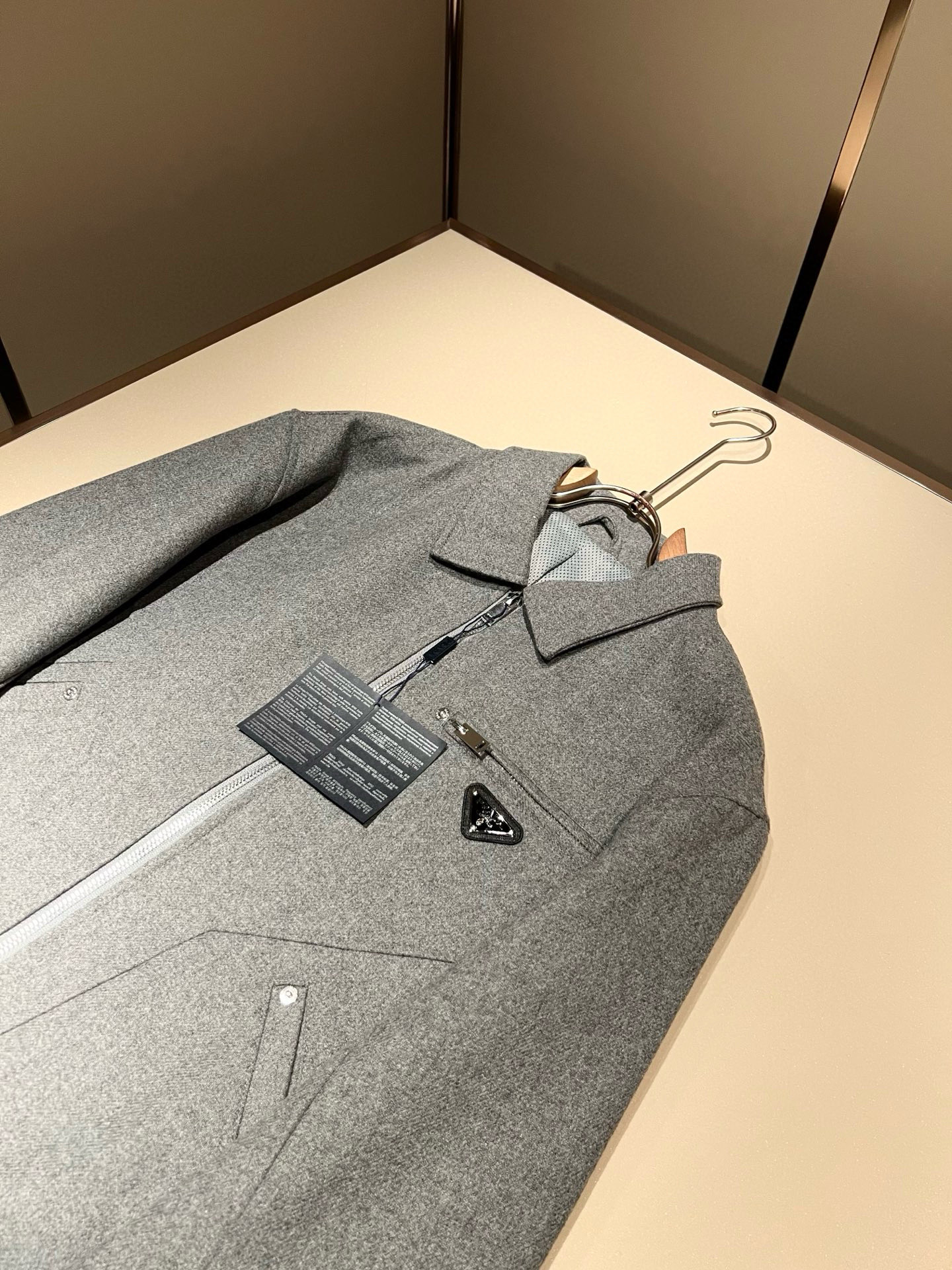 【⚠️🌾退换】PRAD*A普*达 2025秋冬休闲羊毛呢夹克外套，最新时尚休闲西服套装，贸易公司渠道稀出