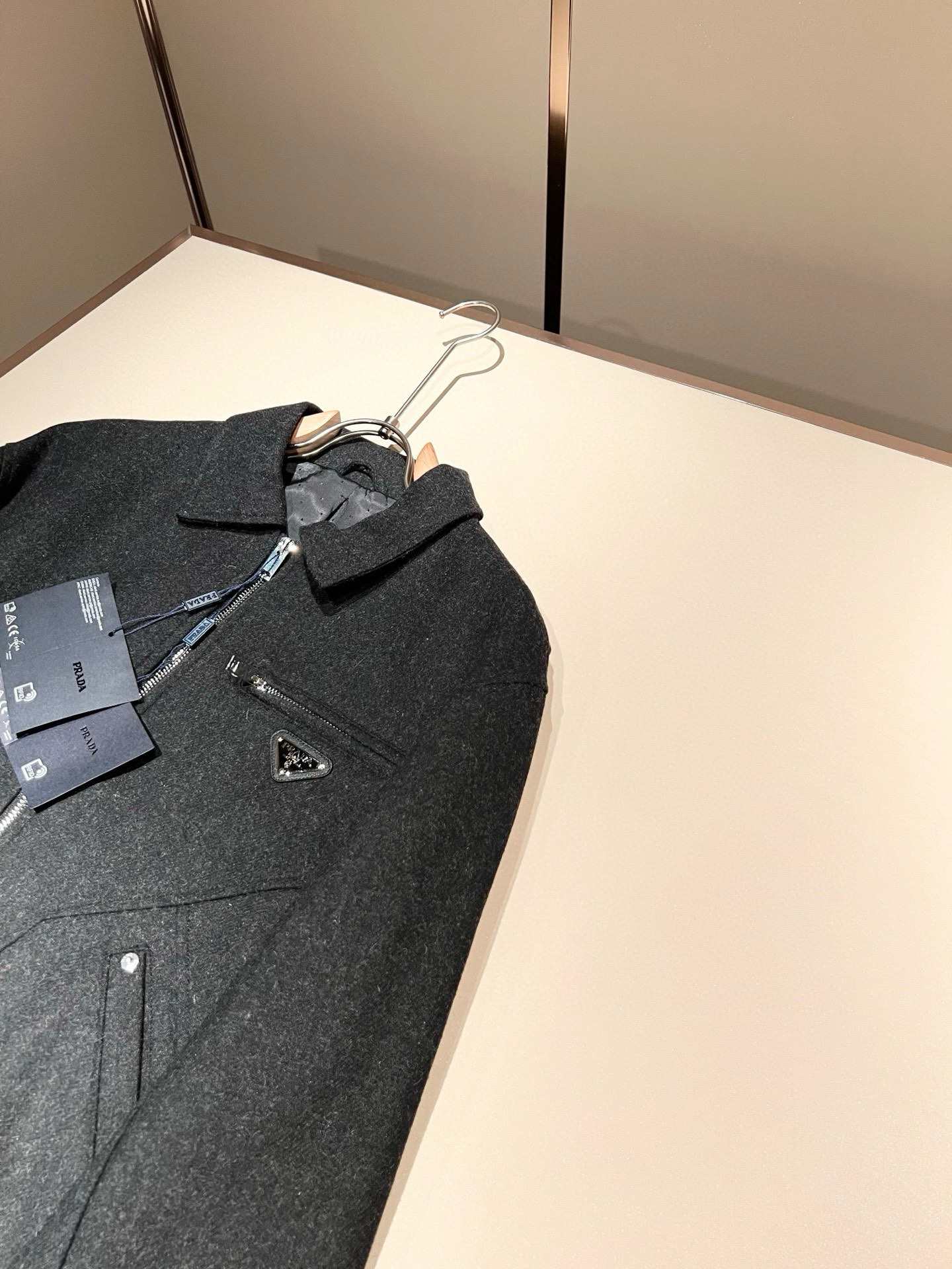 【⚠️🌾退换】PRAD*A普*达 2025秋冬休闲羊毛呢夹克外套，最新时尚休闲西服套装，贸易公司渠道稀出