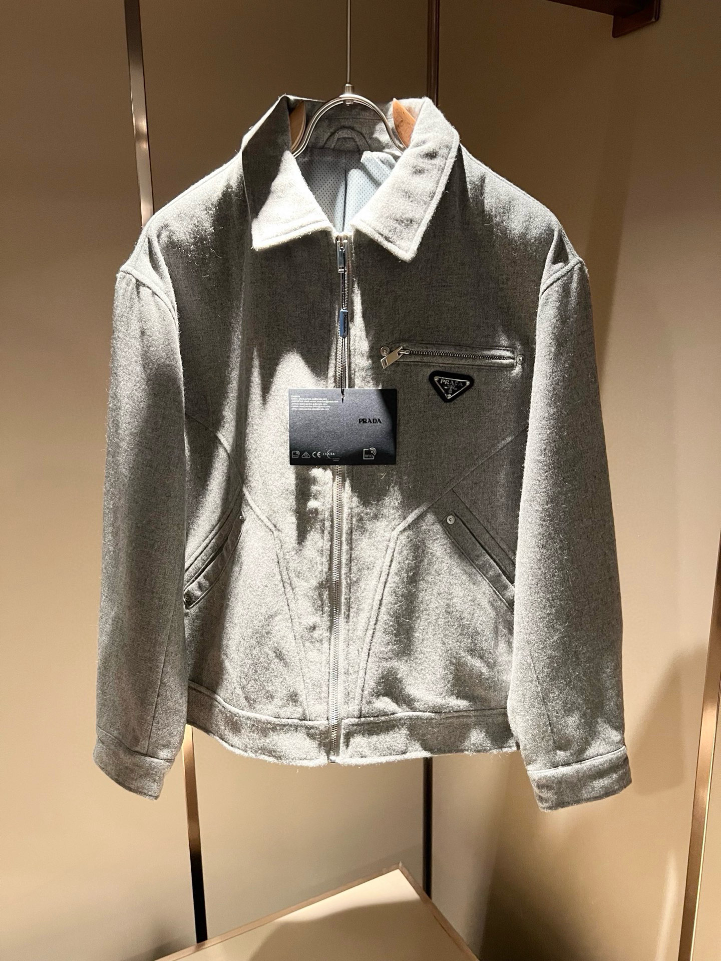 【⚠️🌾退换】PRAD*A普*达 2025秋冬休闲羊毛呢夹克外套，最新时尚休闲西服套装，贸易公司渠道稀出