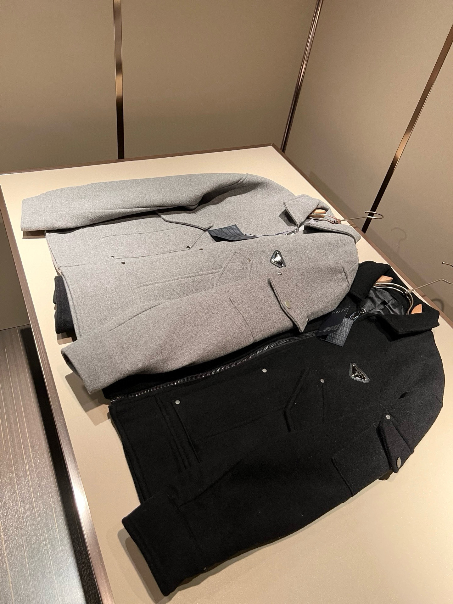 【⚠️🌾退换】PRAD*A普*达 2025秋冬休闲羊毛呢夹克外套，最新时尚休闲西服套装，贸易公司渠道稀出