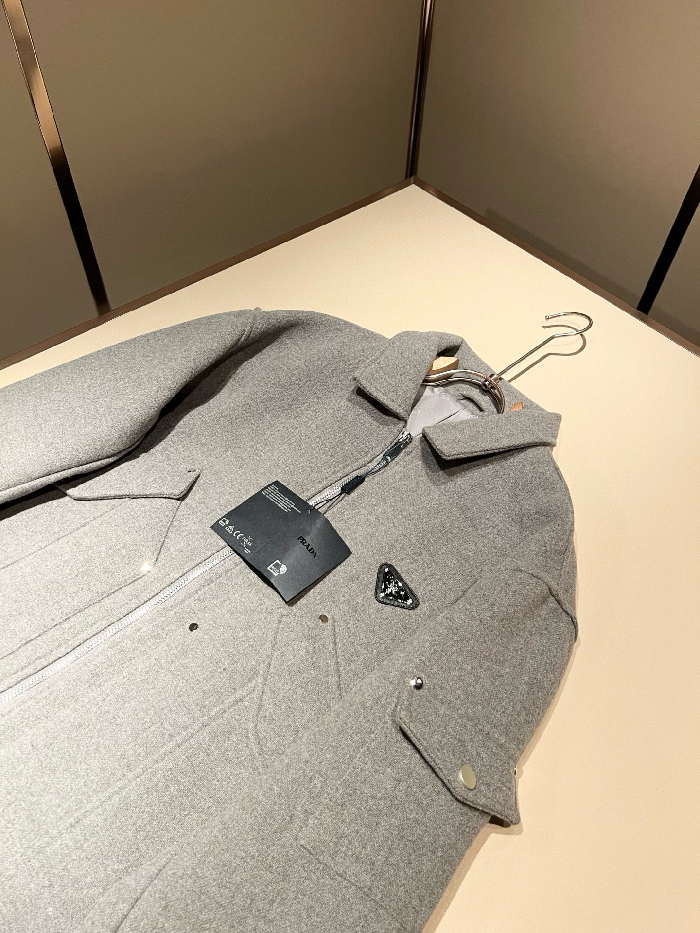 【⚠️🌾退换】PRAD*A普*达 2025秋冬休闲羊毛呢夹克外套，最新时尚休闲西服套装，贸易公司渠道稀出