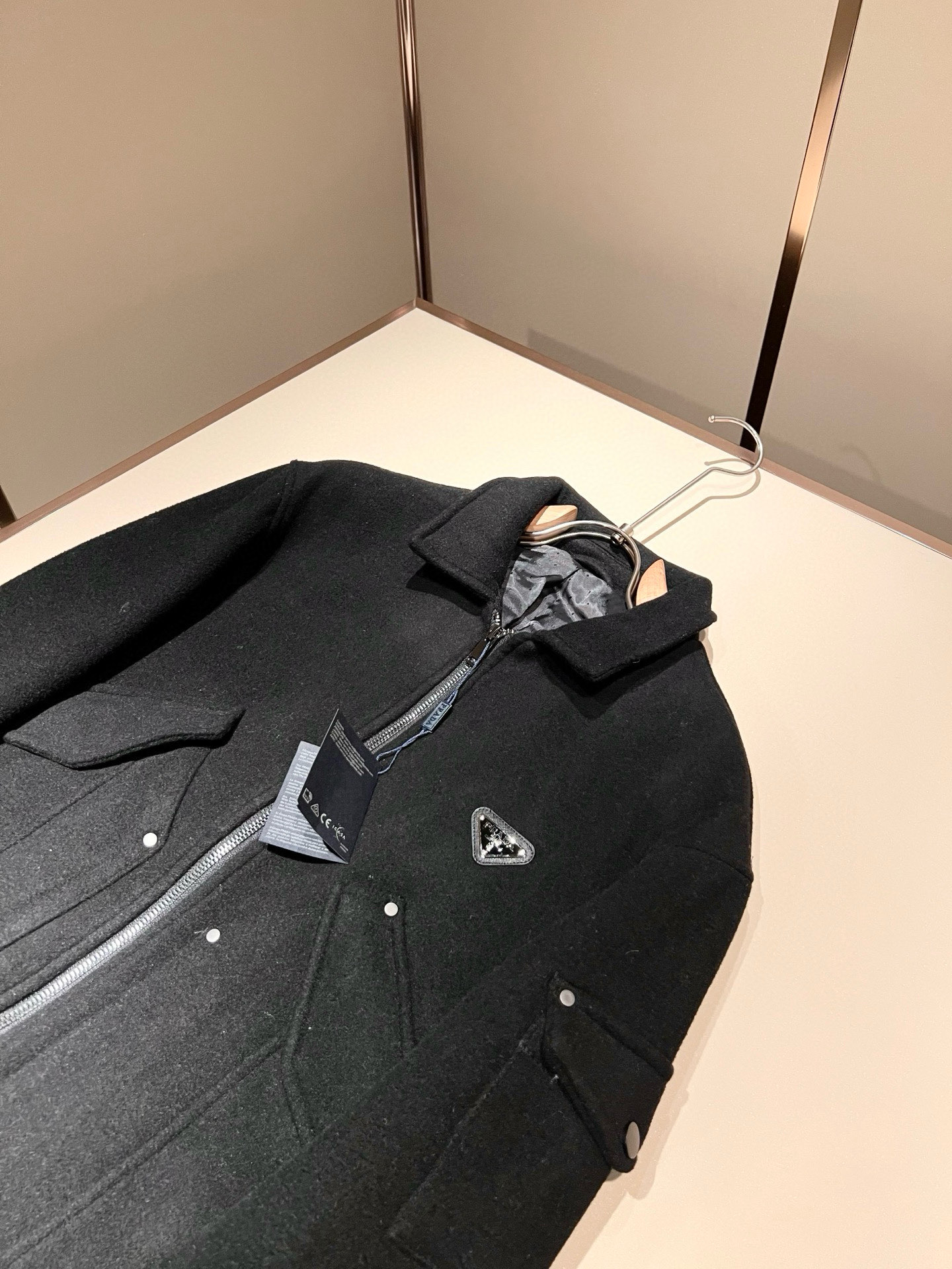 【⚠️🌾退换】PRAD*A普*达 2025秋冬休闲羊毛呢夹克外套，最新时尚休闲西服套装，贸易公司渠道稀出