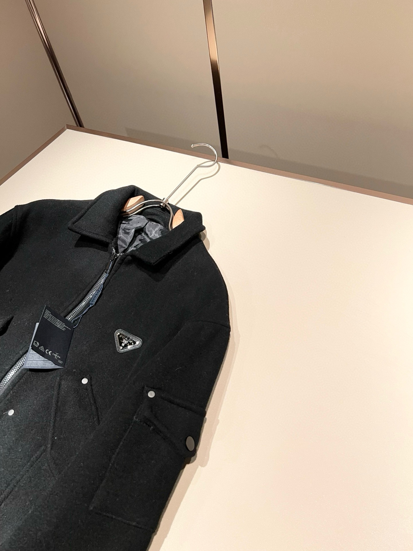 【⚠️🌾退换】PRAD*A普*达 2025秋冬休闲羊毛呢夹克外套，最新时尚休闲西服套装，贸易公司渠道稀出