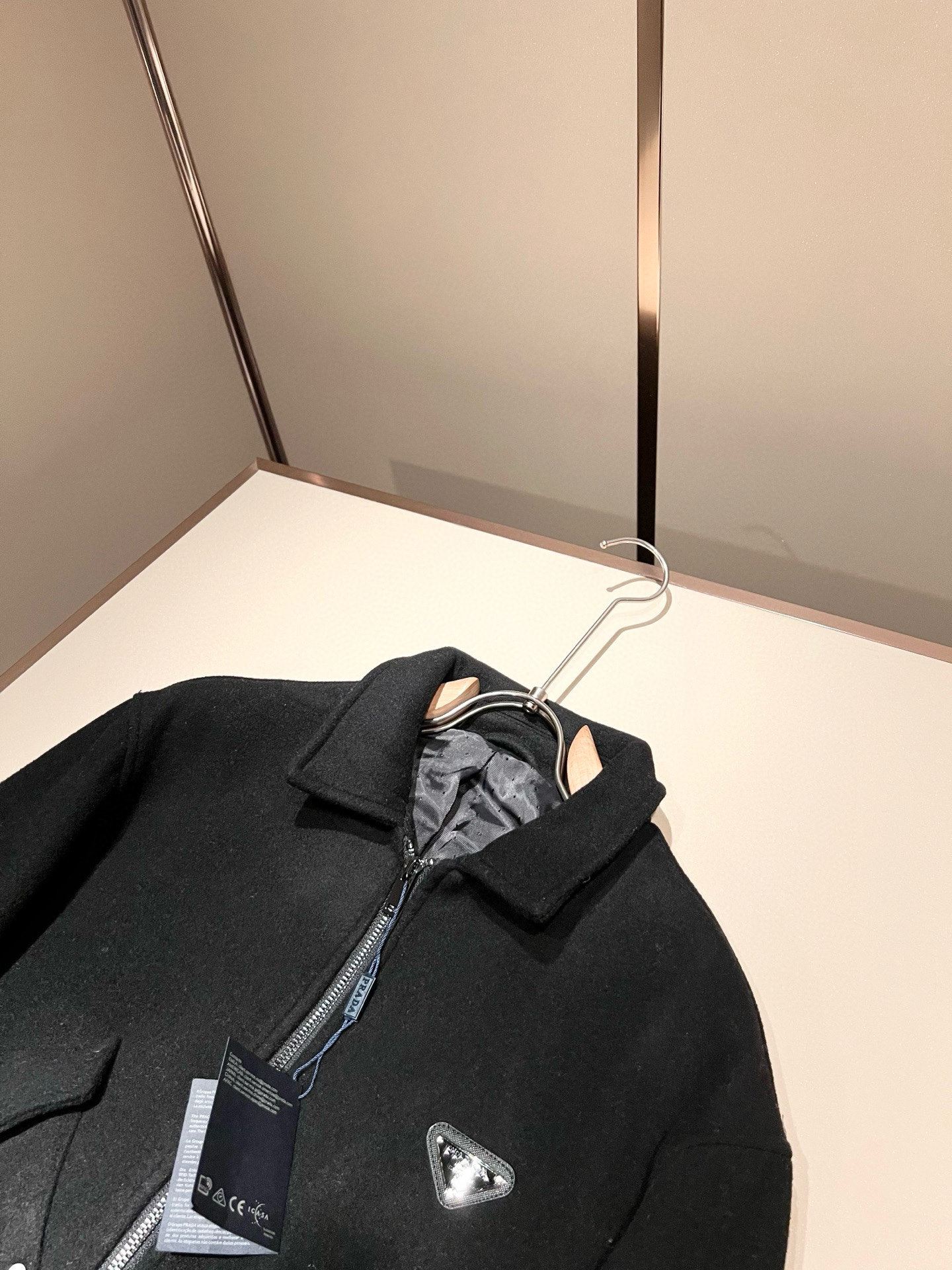 【⚠️🌾退换】PRAD*A普*达 2025秋冬休闲羊毛呢夹克外套，最新时尚休闲西服套装，贸易公司渠道稀出