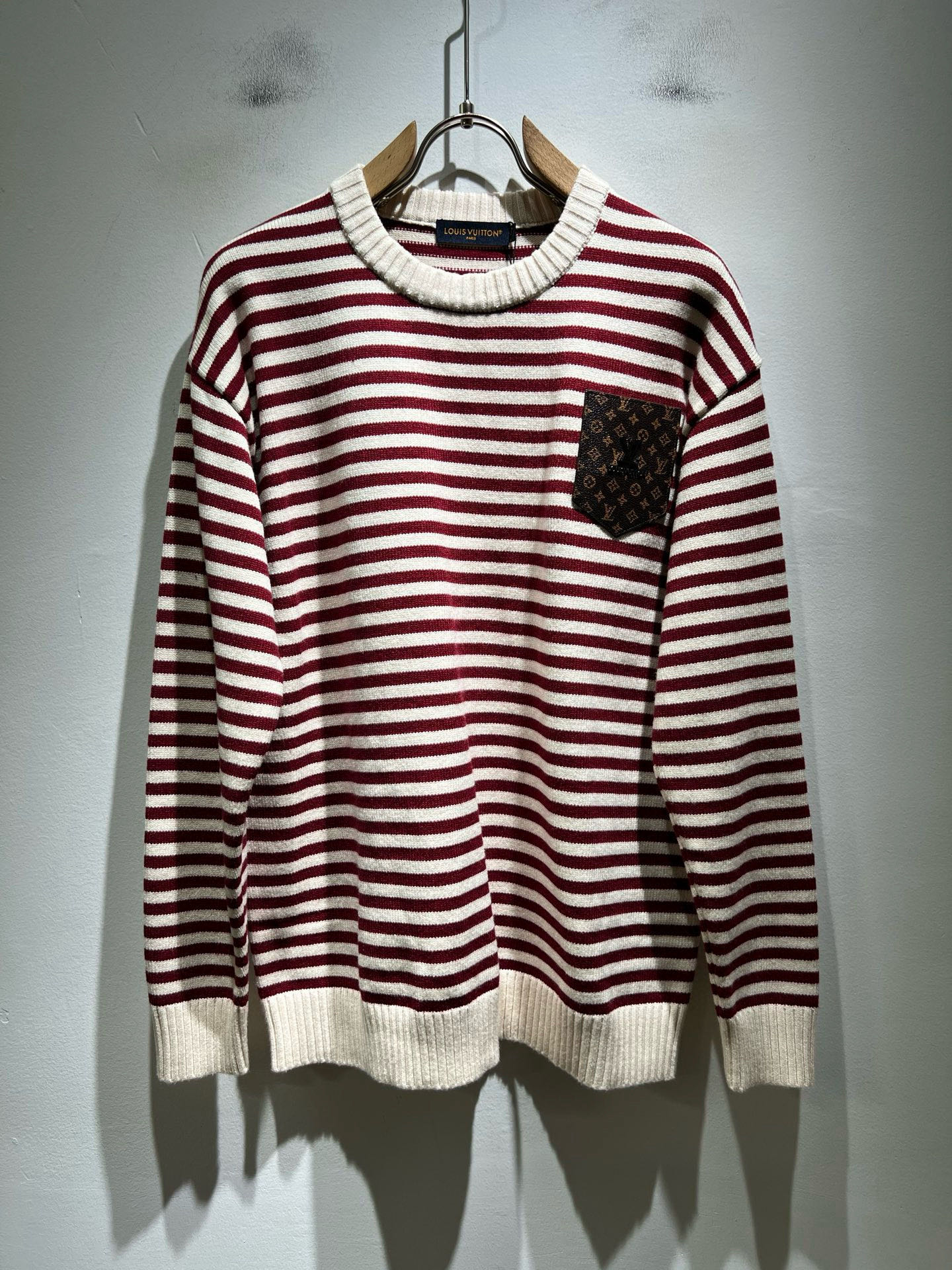 【⚠️🌾退换】LouisVuitt*路易*登⚠️节日款系列！♥️2025秋冬新款条纹针织羊毛衫，🎄🎄🎄 
