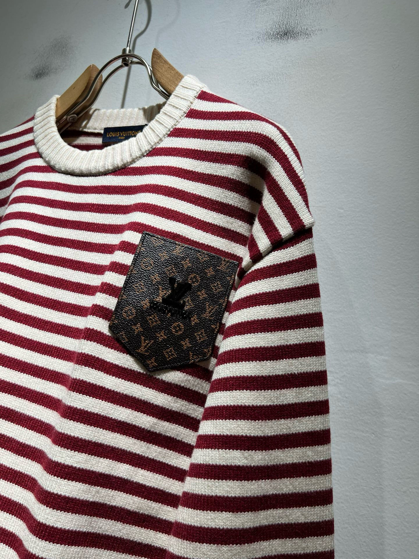 【⚠️🌾退换】LouisVuitt*路易*登⚠️节日款系列！♥️2025秋冬新款条纹针织羊毛衫，🎄🎄🎄 