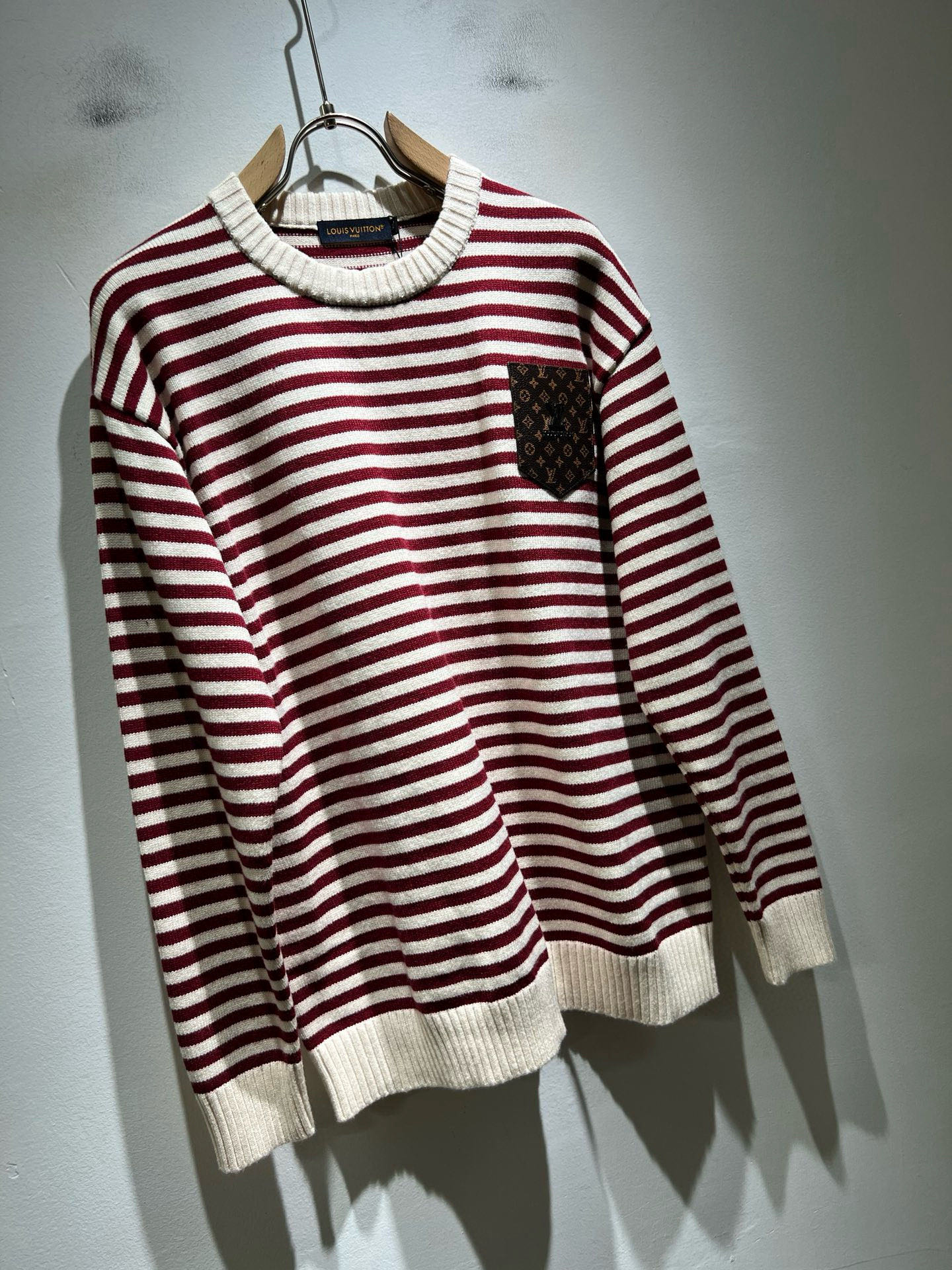 【⚠️🌾退换】LouisVuitt*路易*登⚠️节日款系列！♥️2025秋冬新款条纹针织羊毛衫，🎄🎄🎄 
