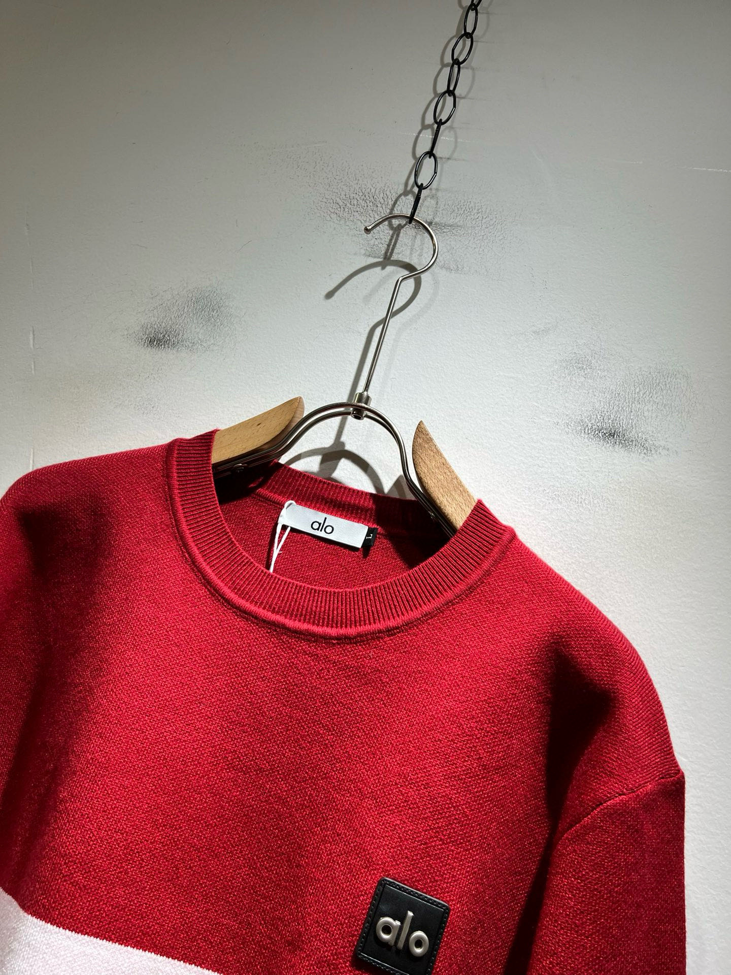 【⚠️🌾退换】Alo ⚠️节日款系列！♥️2025秋冬新款针织羊毛衫，🎄🎄🎄 ⚠️圣诞红今年的专柜新品，