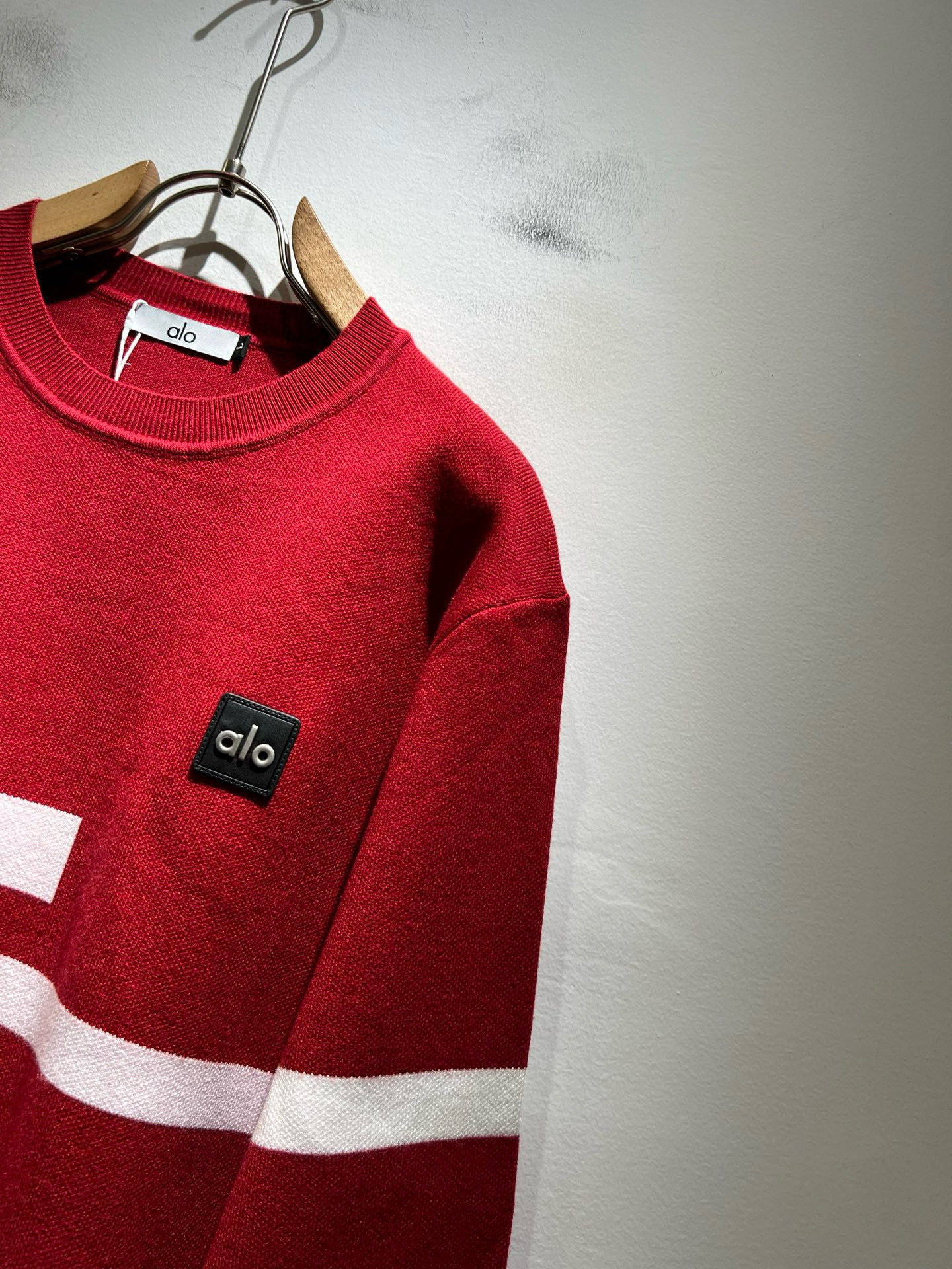 【⚠️🌾退换】Alo ⚠️节日款系列！♥️2025秋冬新款针织羊毛衫，🎄🎄🎄 ⚠️圣诞红今年的专柜新品，