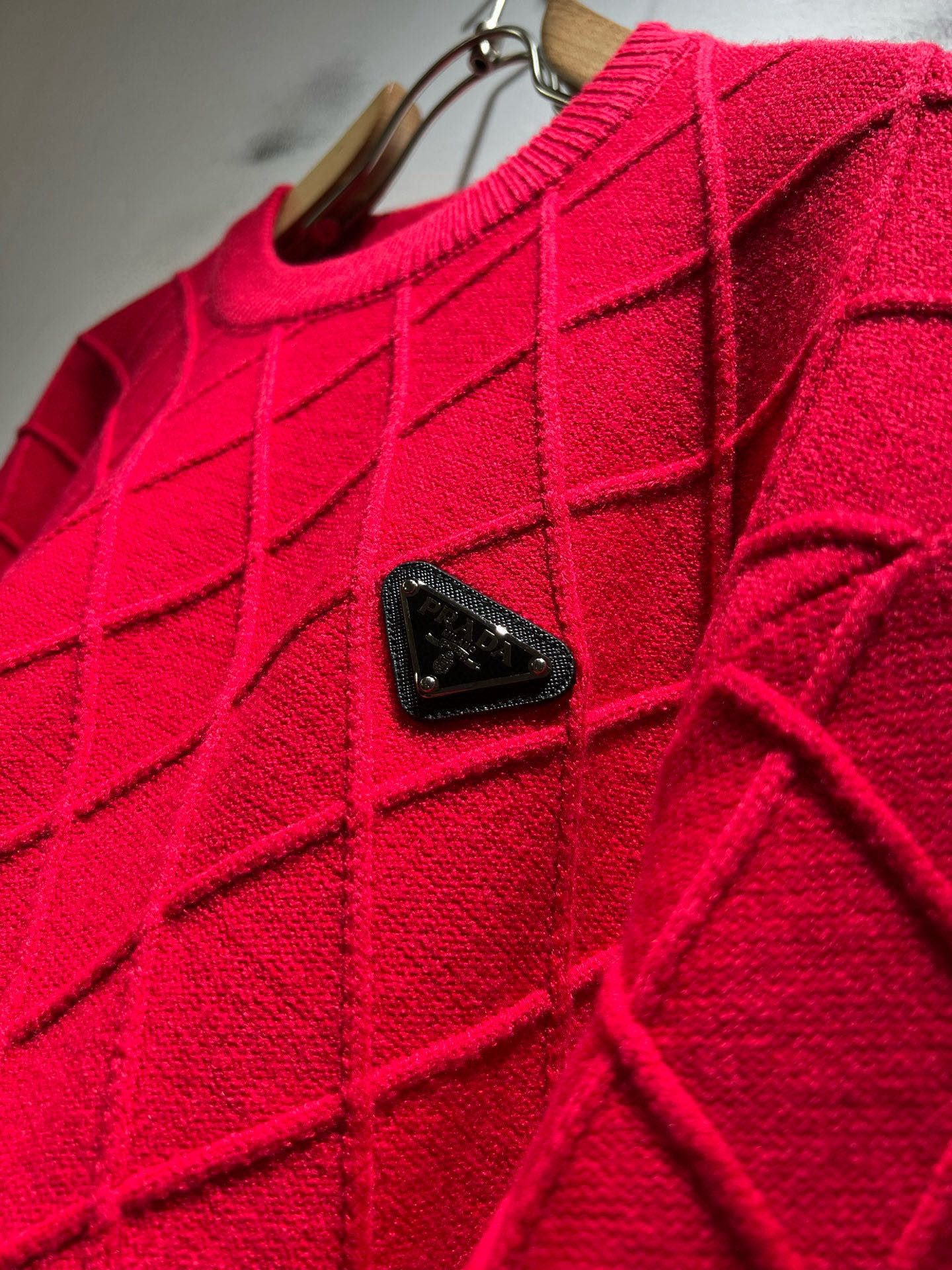 【⚠️🌾退换】PRAD*A普*达⚠️节日款系列！♥️2025秋冬新款男女同款👫针织羊毛衫，最新款全网独家