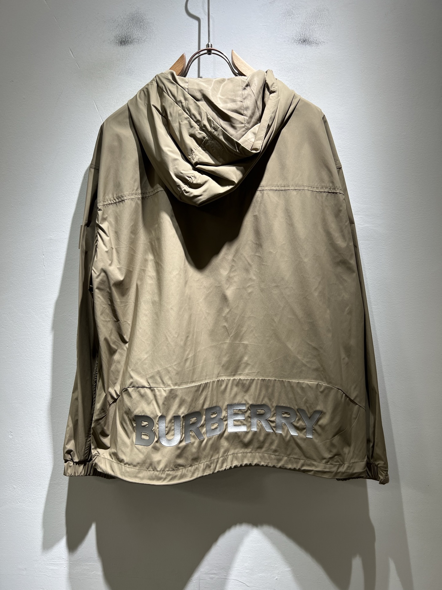 【⚠️🌾退换】BURBER*Y巴*莉2025秋冬新品马甲夹克外套重磅来袭，最近比较火热的环保聚酯纤维面料