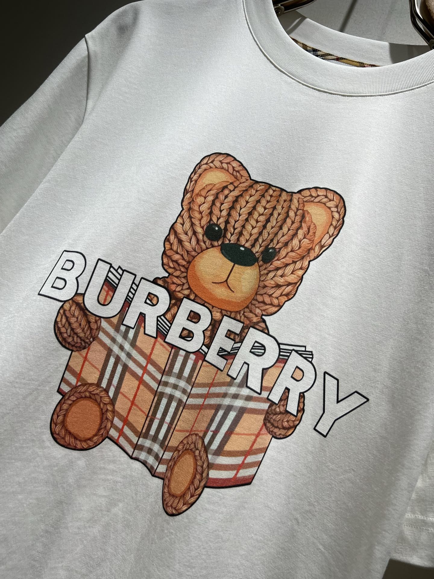 BURBER*Y巴*莉2026春夏新品短袖T恤，重磅来袭，最近比较火热的环保纯棉面料制作而成，高端户外运
