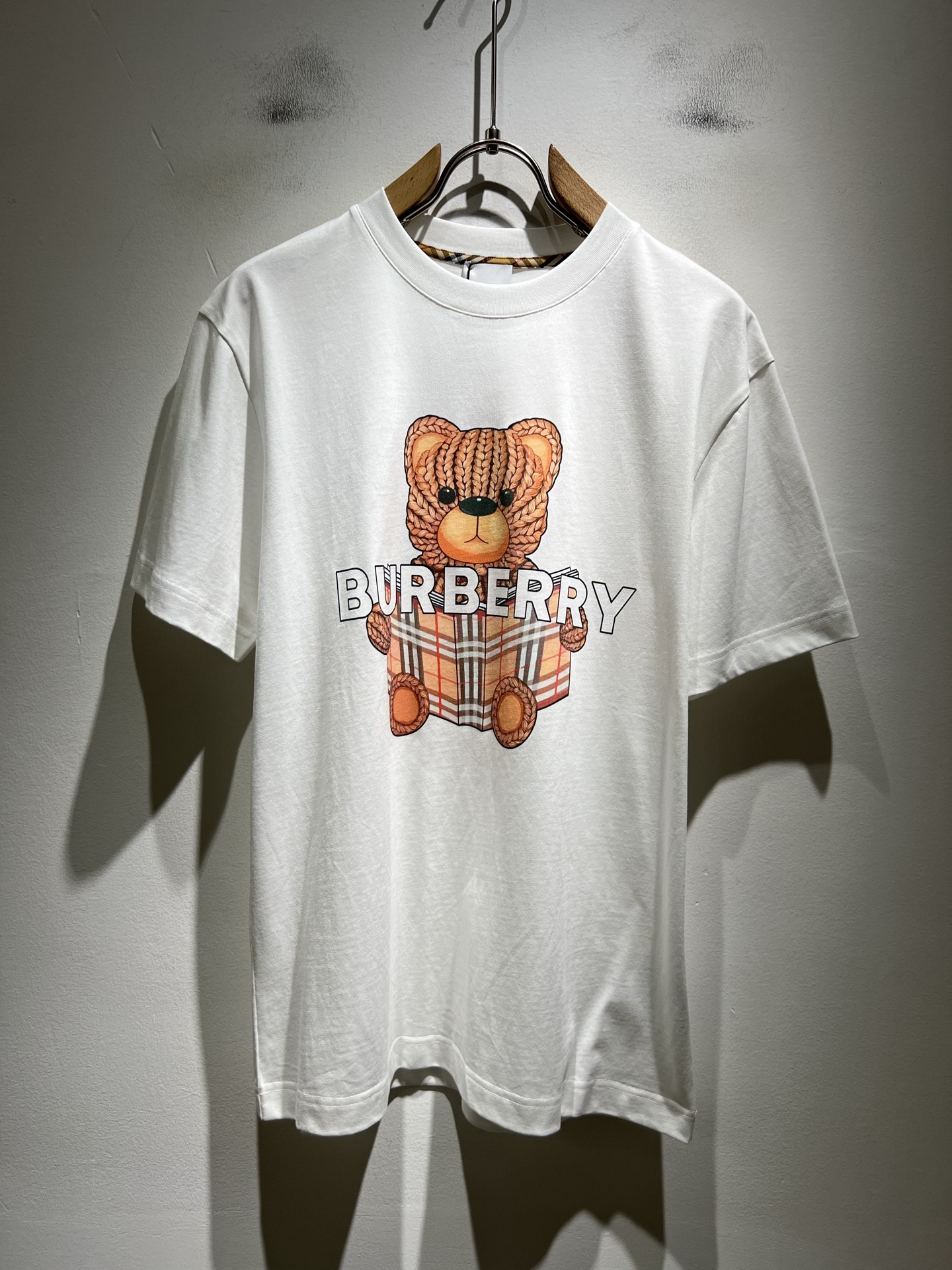 BURBER*Y巴*莉2026春夏新品短袖T恤，重磅来袭，最近比较火热的环保纯棉面料制作而成，高端户外运