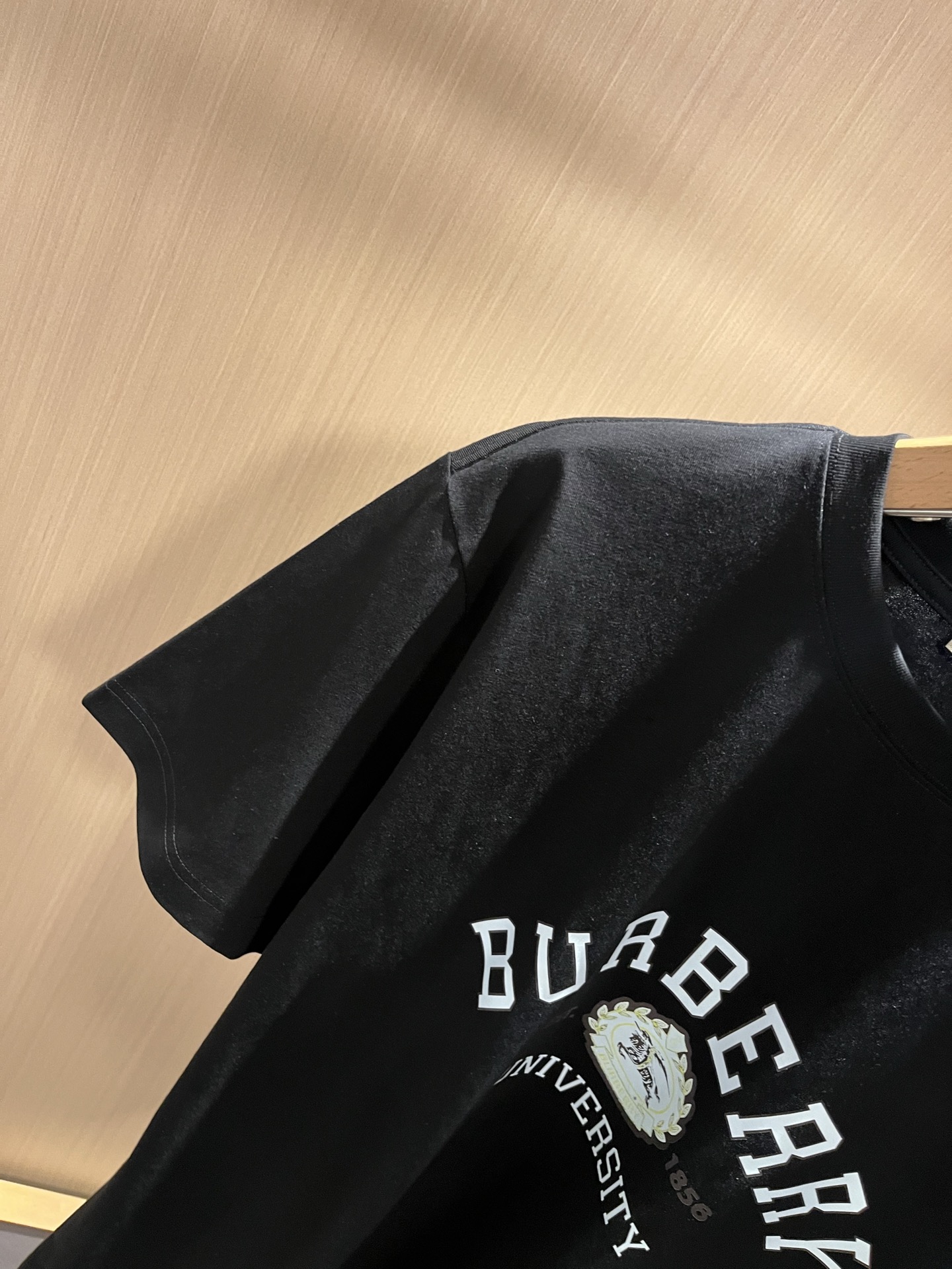 BURBER*Y巴*莉2026春夏新品短袖T恤，重磅来袭，最近比较火热的环保纯棉面料制作而成，高端户外运