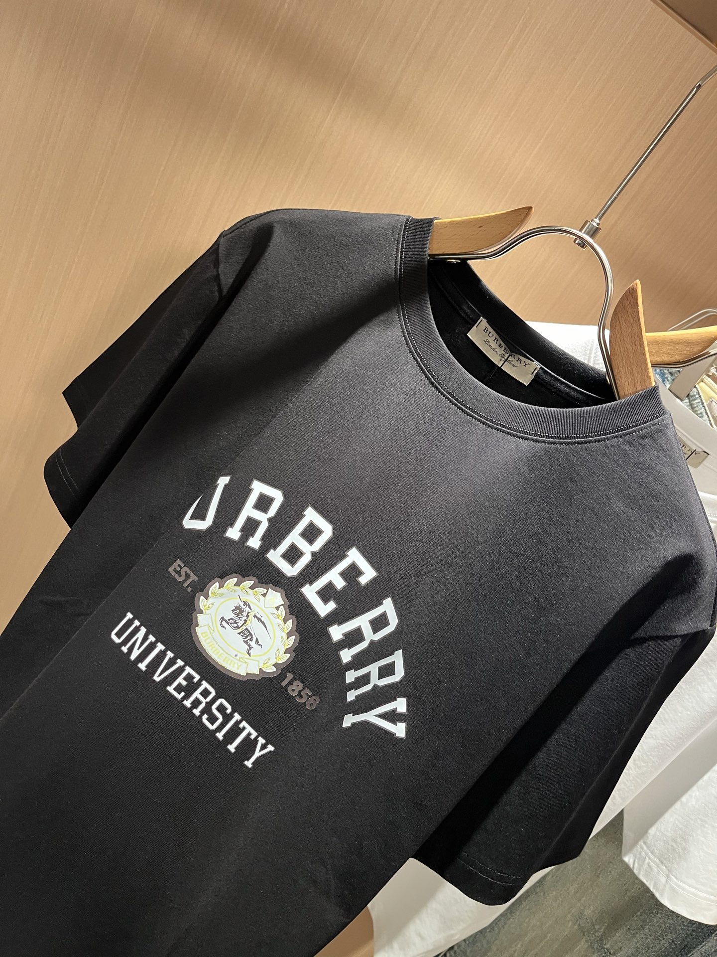 BURBER*Y巴*莉2026春夏新品短袖T恤，重磅来袭，最近比较火热的环保纯棉面料制作而成，高端户外运