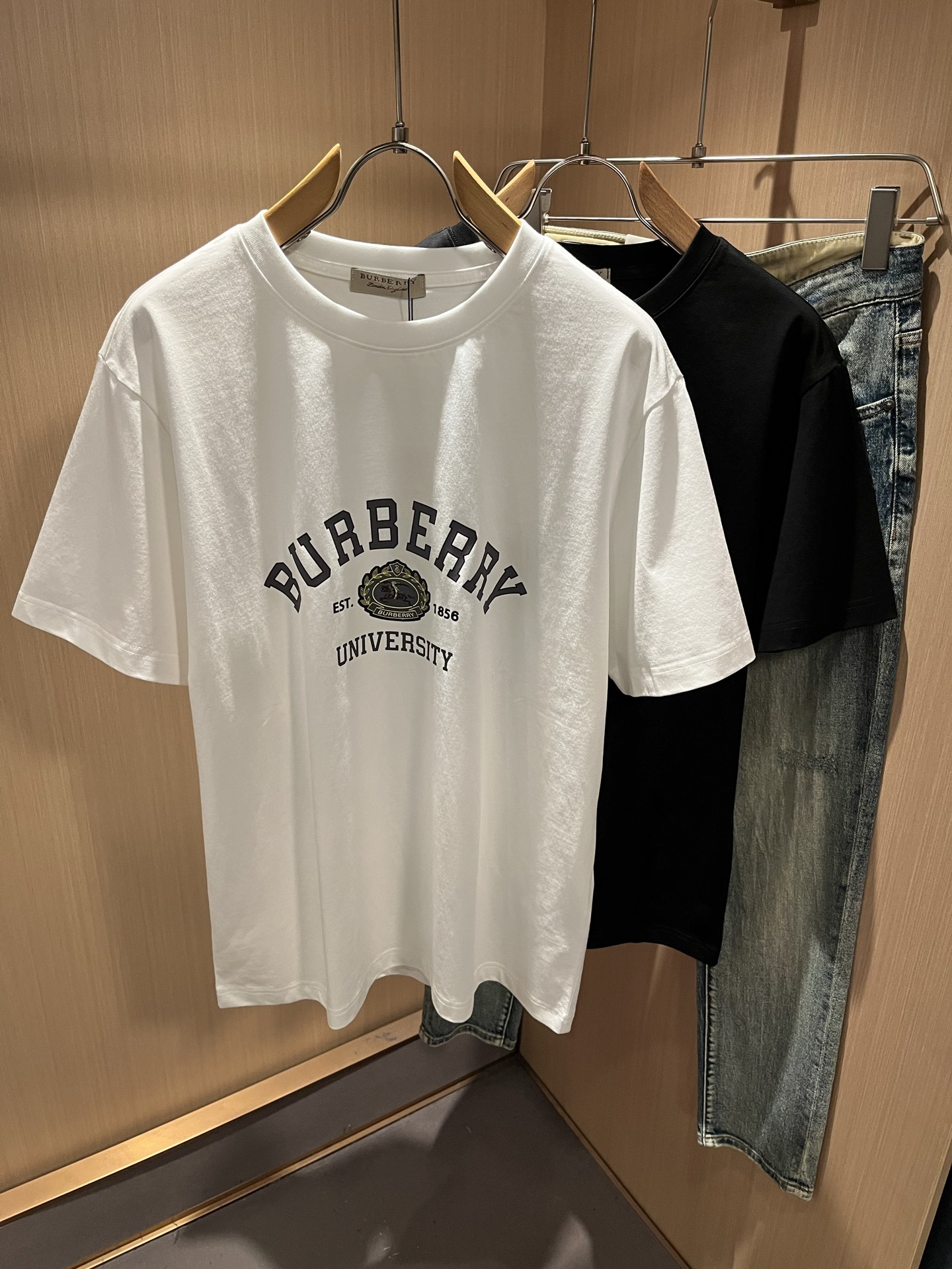 BURBER*Y巴*莉2026春夏新品短袖T恤，重磅来袭，最近比较火热的环保纯棉面料制作而成，高端户外运