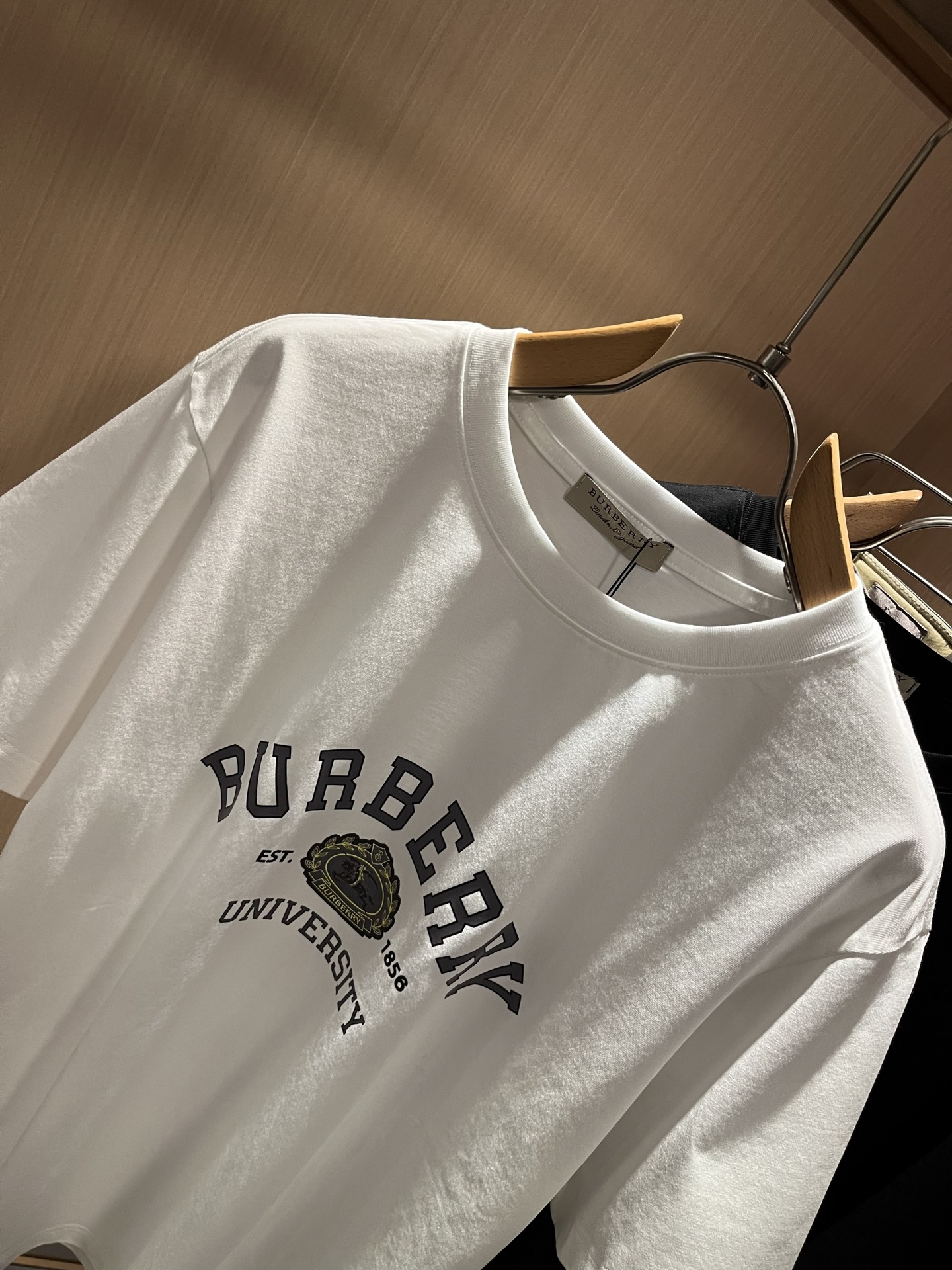 BURBER*Y巴*莉2026春夏新品短袖T恤，重磅来袭，最近比较火热的环保纯棉面料制作而成，高端户外运