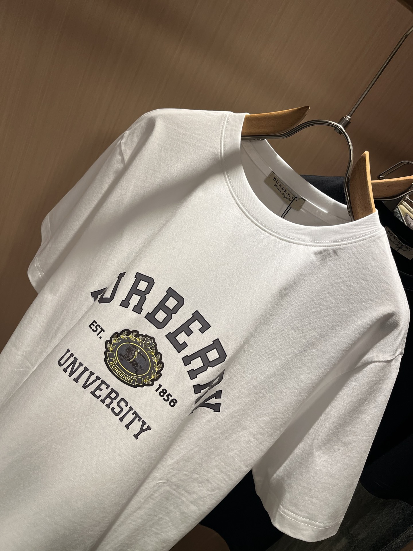 BURBER*Y巴*莉2026春夏新品短袖T恤，重磅来袭，最近比较火热的环保纯棉面料制作而成，高端户外运