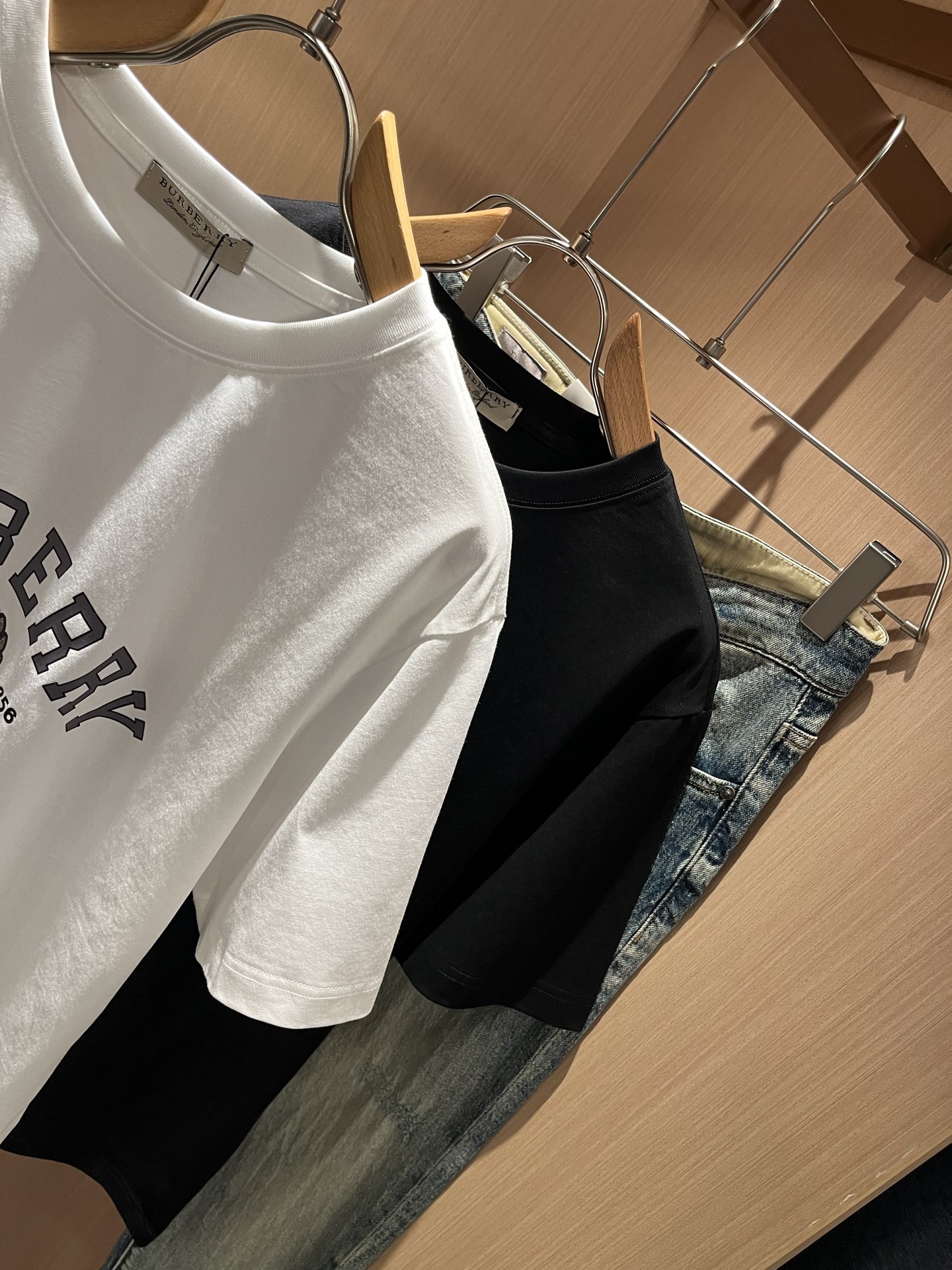 BURBER*Y巴*莉2026春夏新品短袖T恤，重磅来袭，最近比较火热的环保纯棉面料制作而成，高端户外运