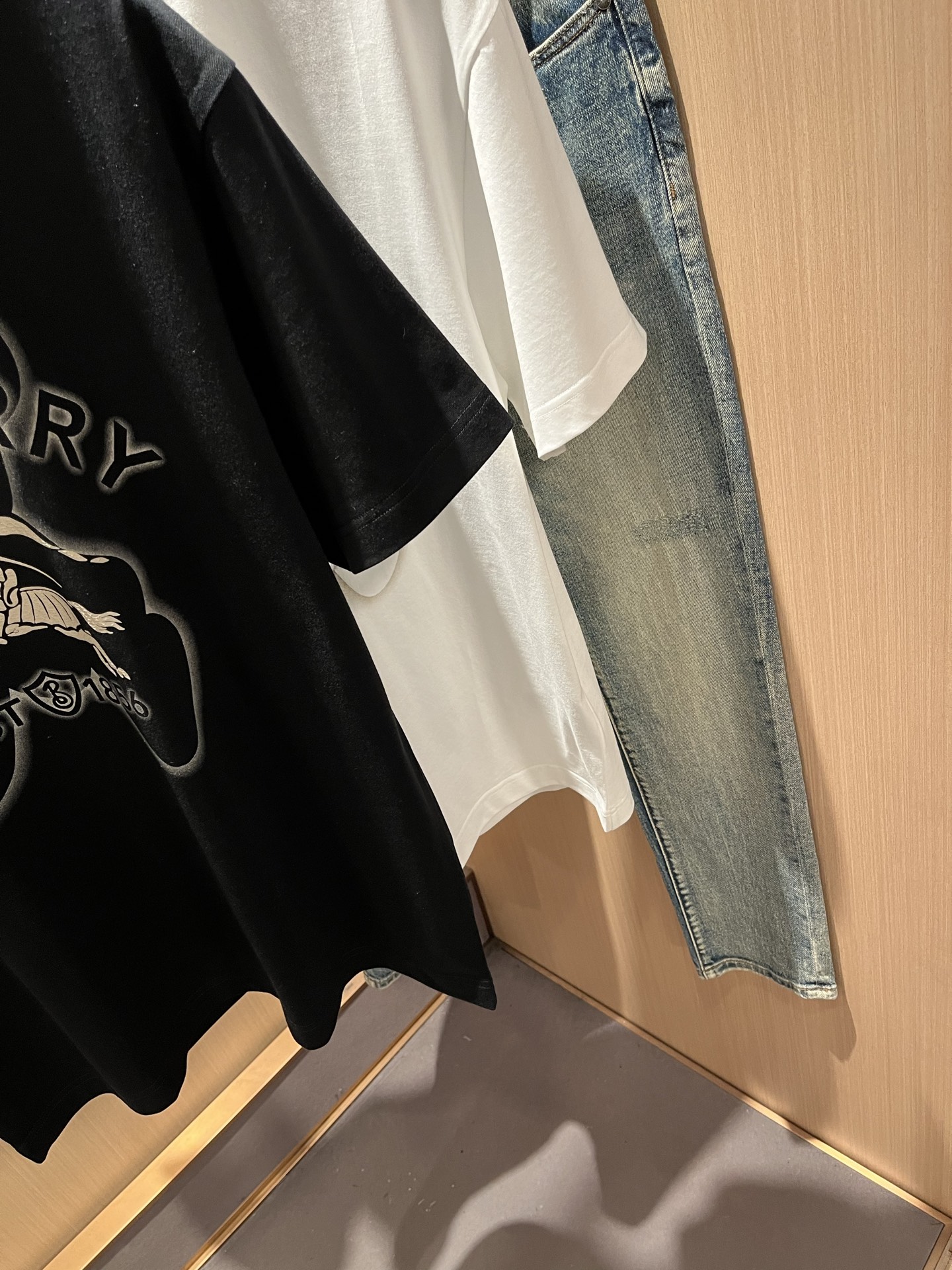 BURBER*Y巴*莉2026春夏新品短袖T恤，重磅来袭，最近比较火热的环保纯棉面料制作而成，高端户外运