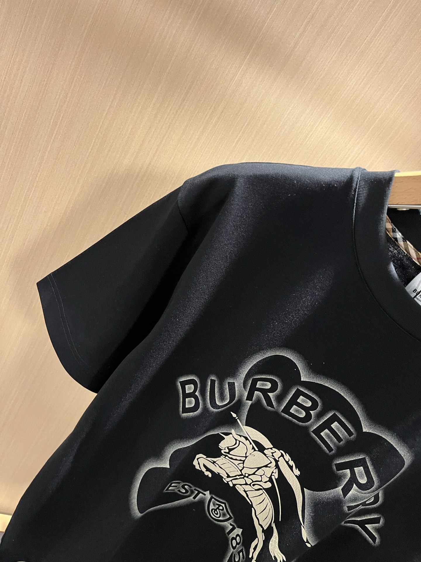 BURBER*Y巴*莉2026春夏新品短袖T恤，重磅来袭，最近比较火热的环保纯棉面料制作而成，高端户外运