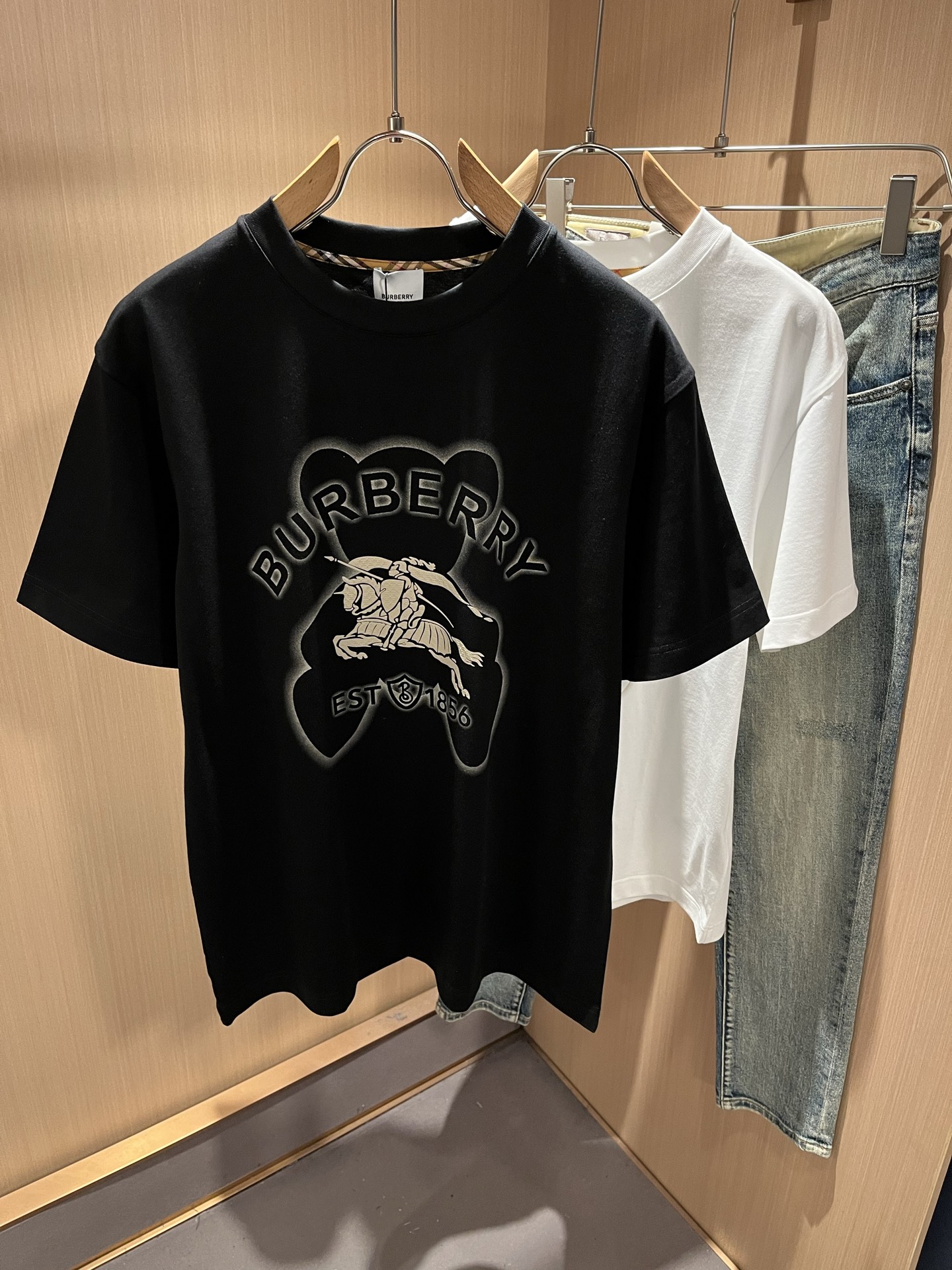 BURBER*Y巴*莉2026春夏新品短袖T恤，重磅来袭，最近比较火热的环保纯棉面料制作而成，高端户外运