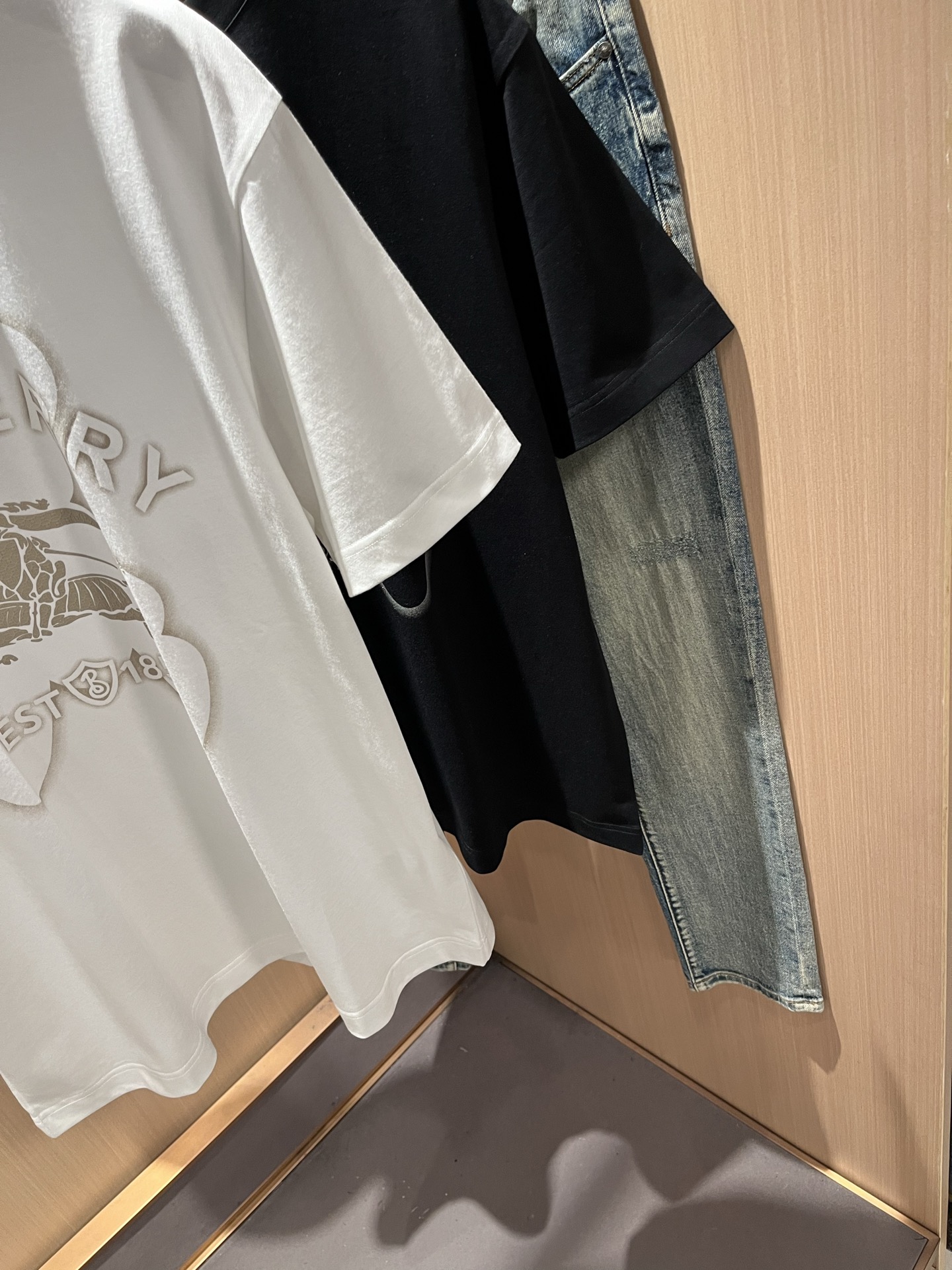 BURBER*Y巴*莉2026春夏新品短袖T恤，重磅来袭，最近比较火热的环保纯棉面料制作而成，高端户外运