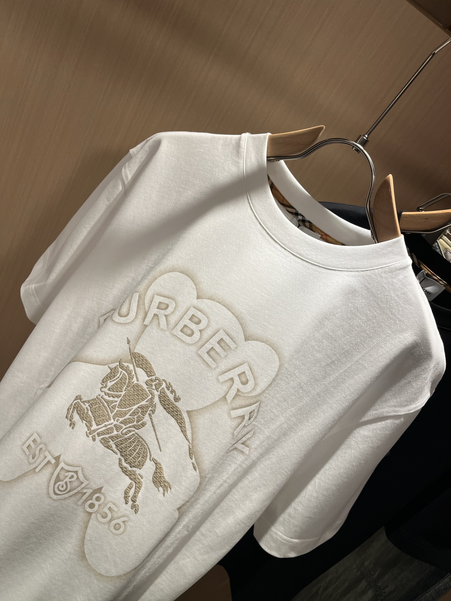 BURBER*Y巴*莉2026春夏新品短袖T恤，重磅来袭，最近比较火热的环保纯棉面料制作而成，高端户外运