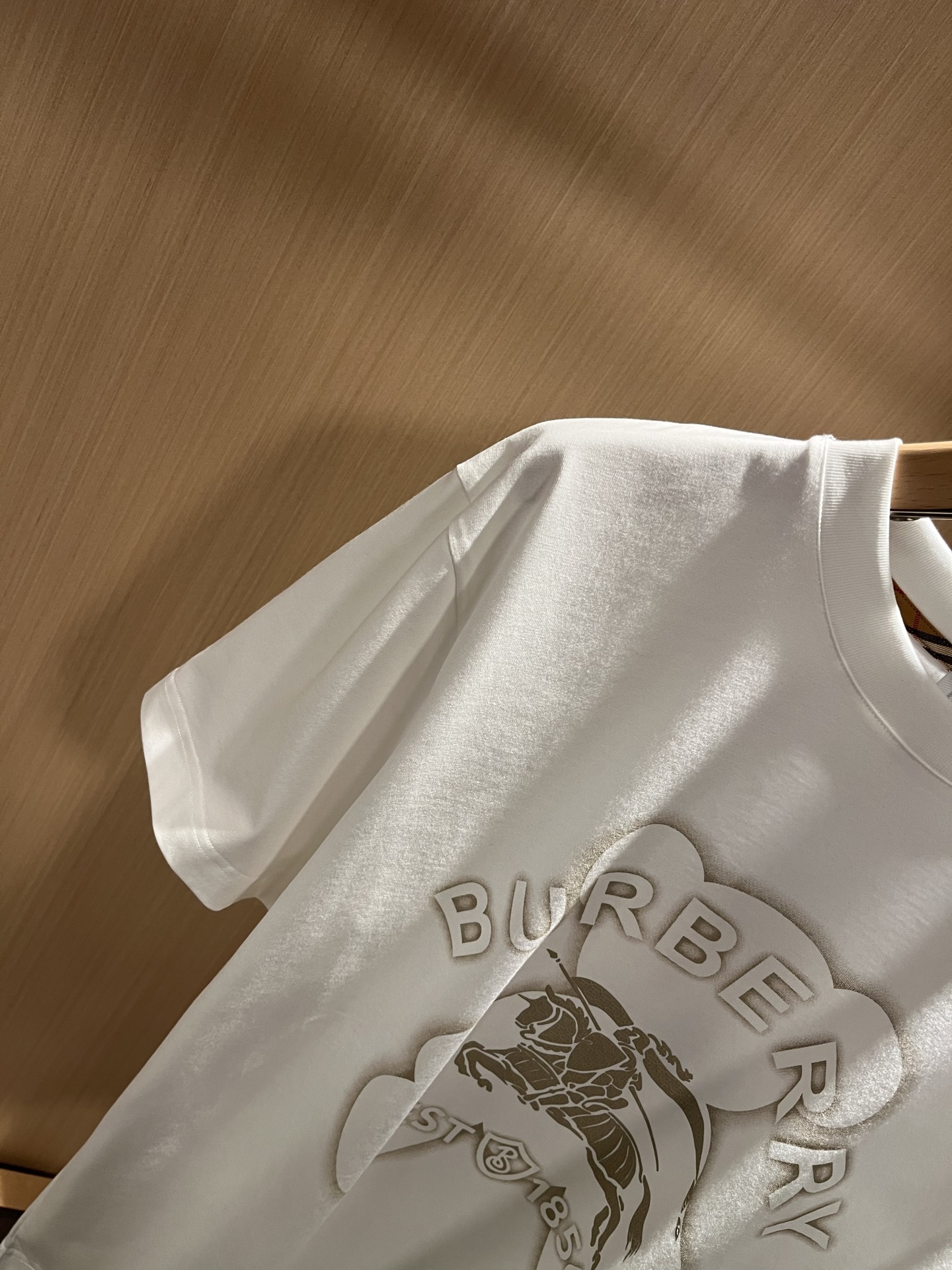 BURBER*Y巴*莉2026春夏新品短袖T恤，重磅来袭，最近比较火热的环保纯棉面料制作而成，高端户外运